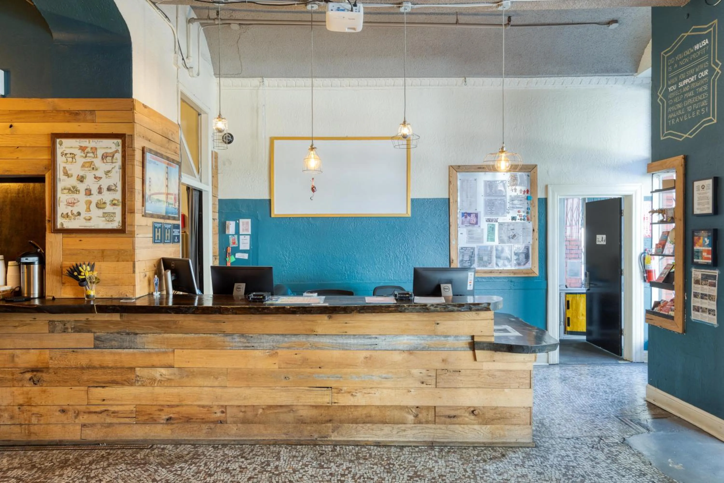 Lobby or reception in HI San Francisco Downtown Hostel