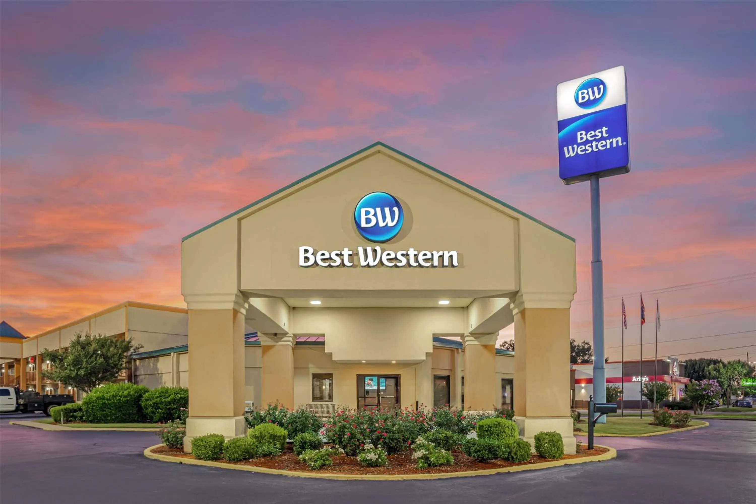 Property building in Best Western Airport Inn