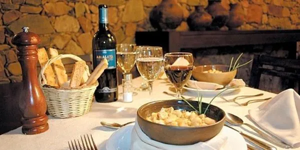 Restaurant/places to eat in Hotel Iruya