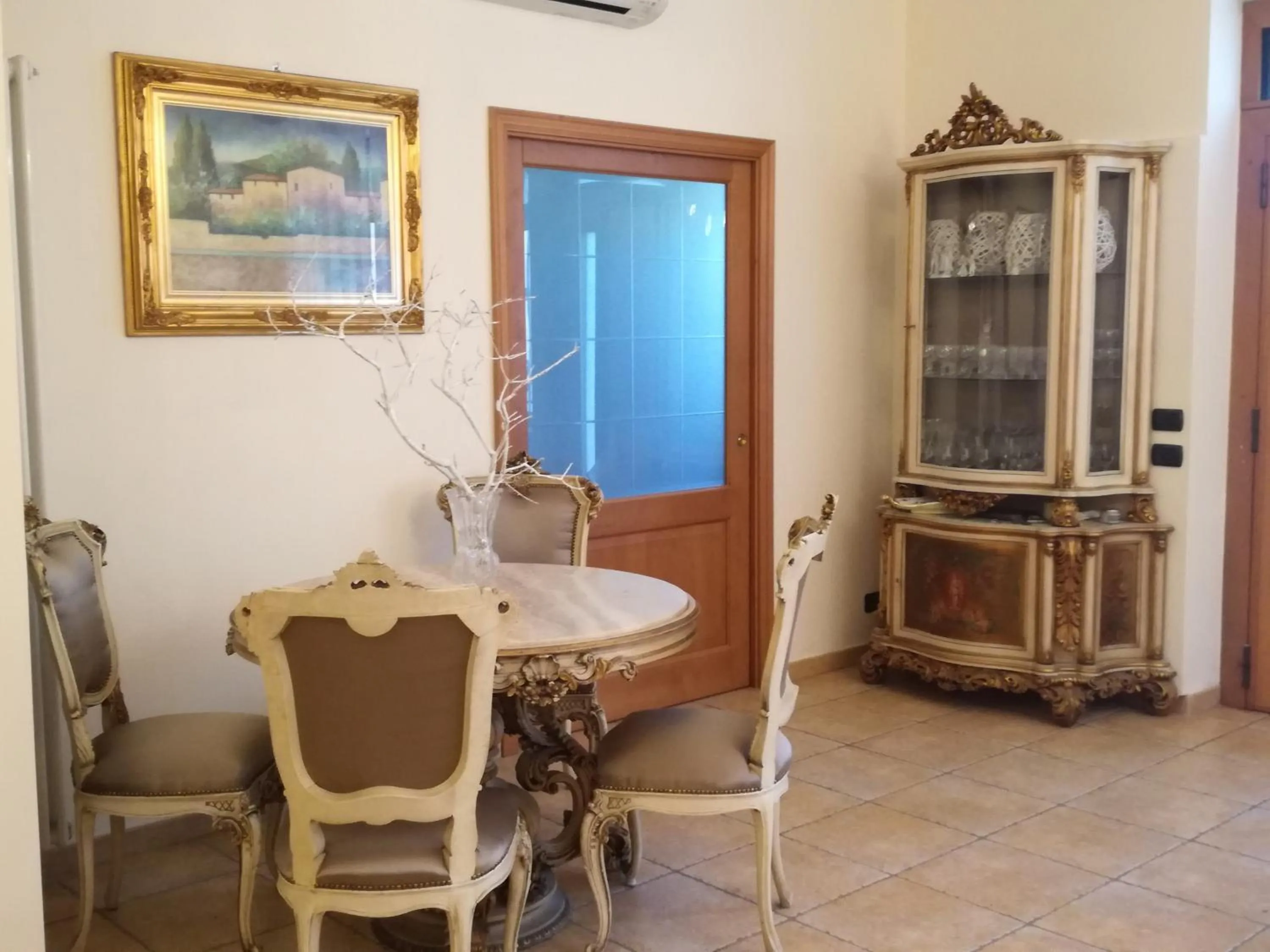 Internal: Not applicable to any particular room in The Orange Groove