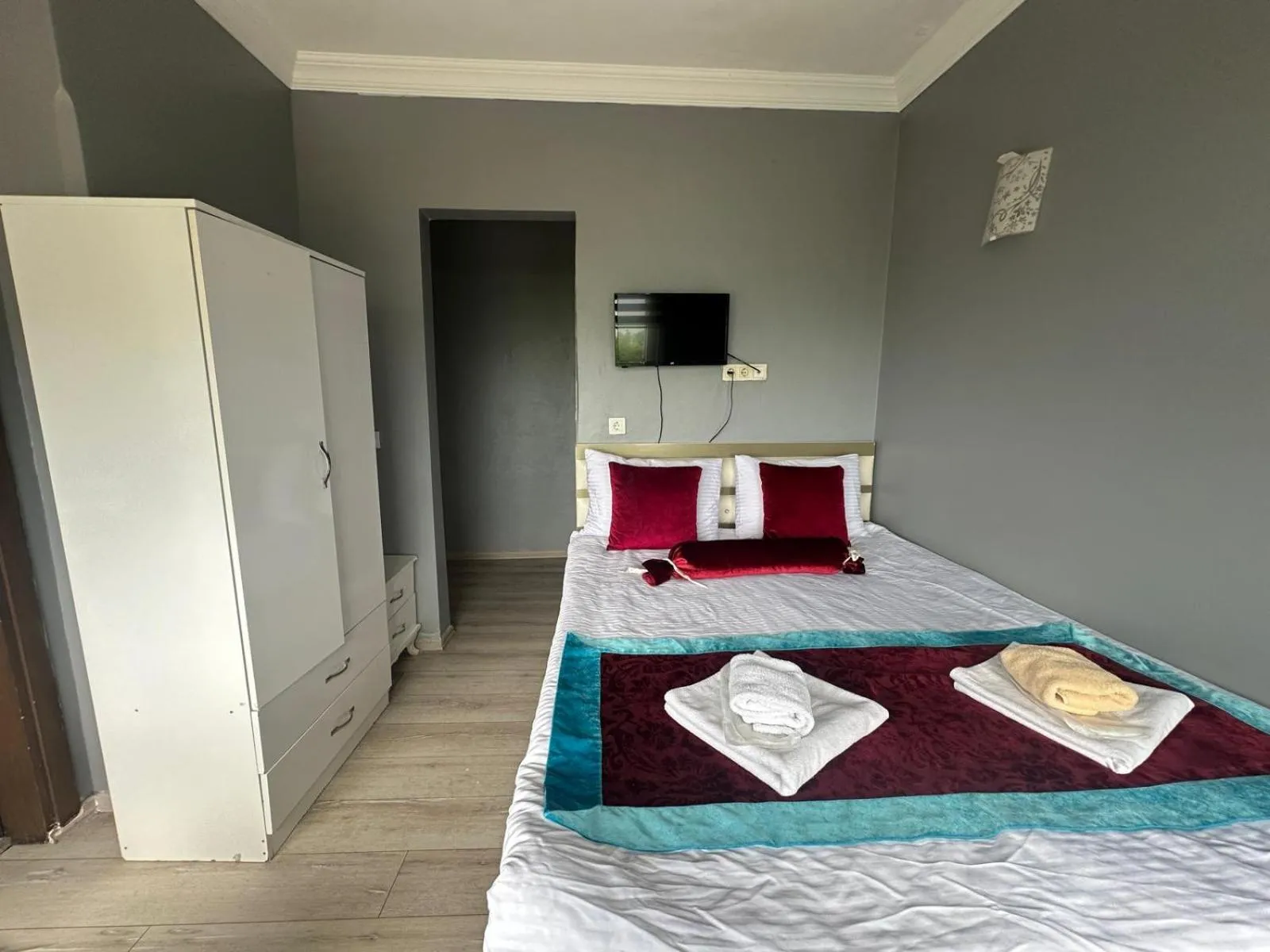 Property building, Bed in Happy Suite Boutique Hotel