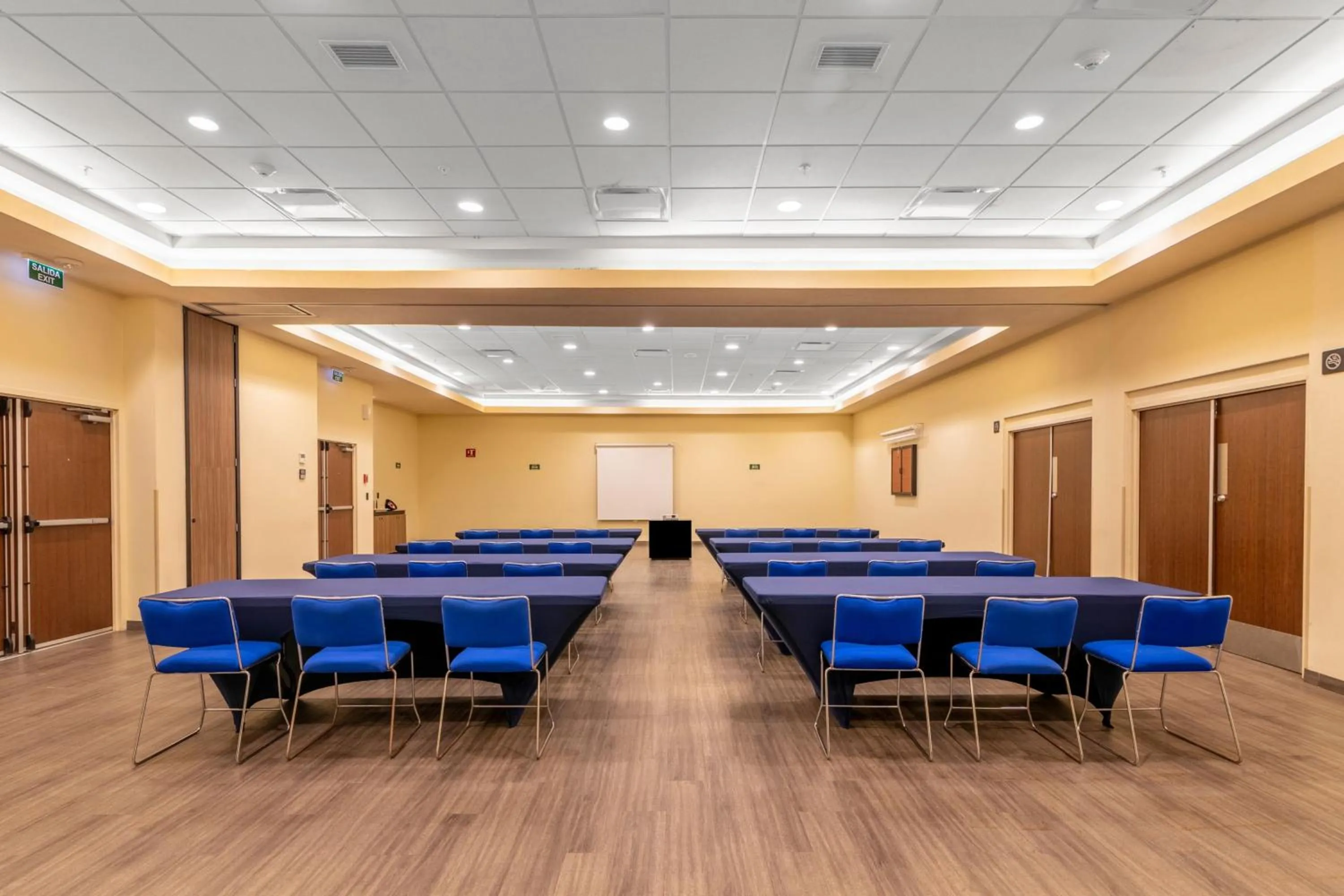 Meeting/conference room in City Express by Marriott Ciudad del Carmen