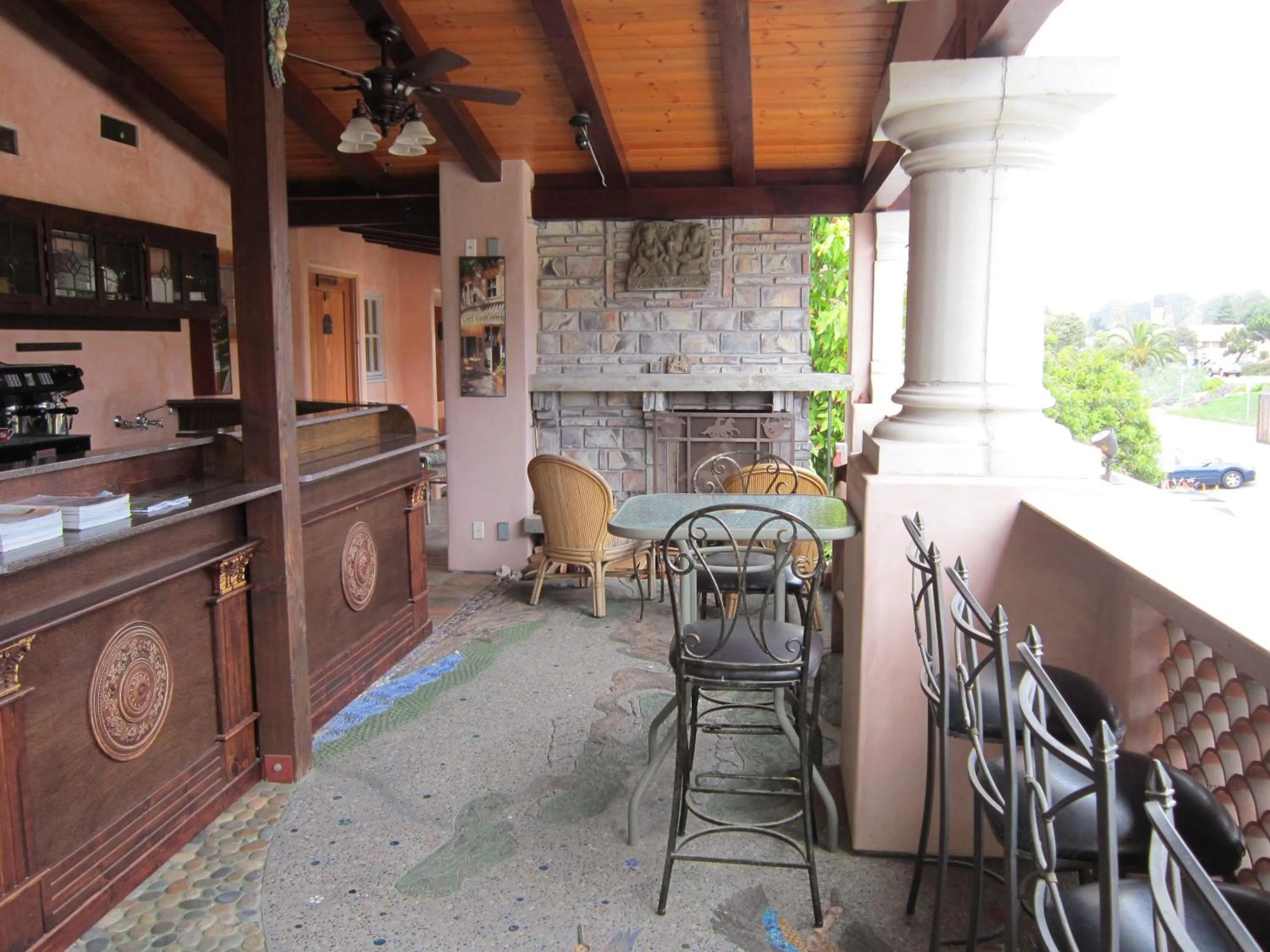 Day in Les Artistes Inn