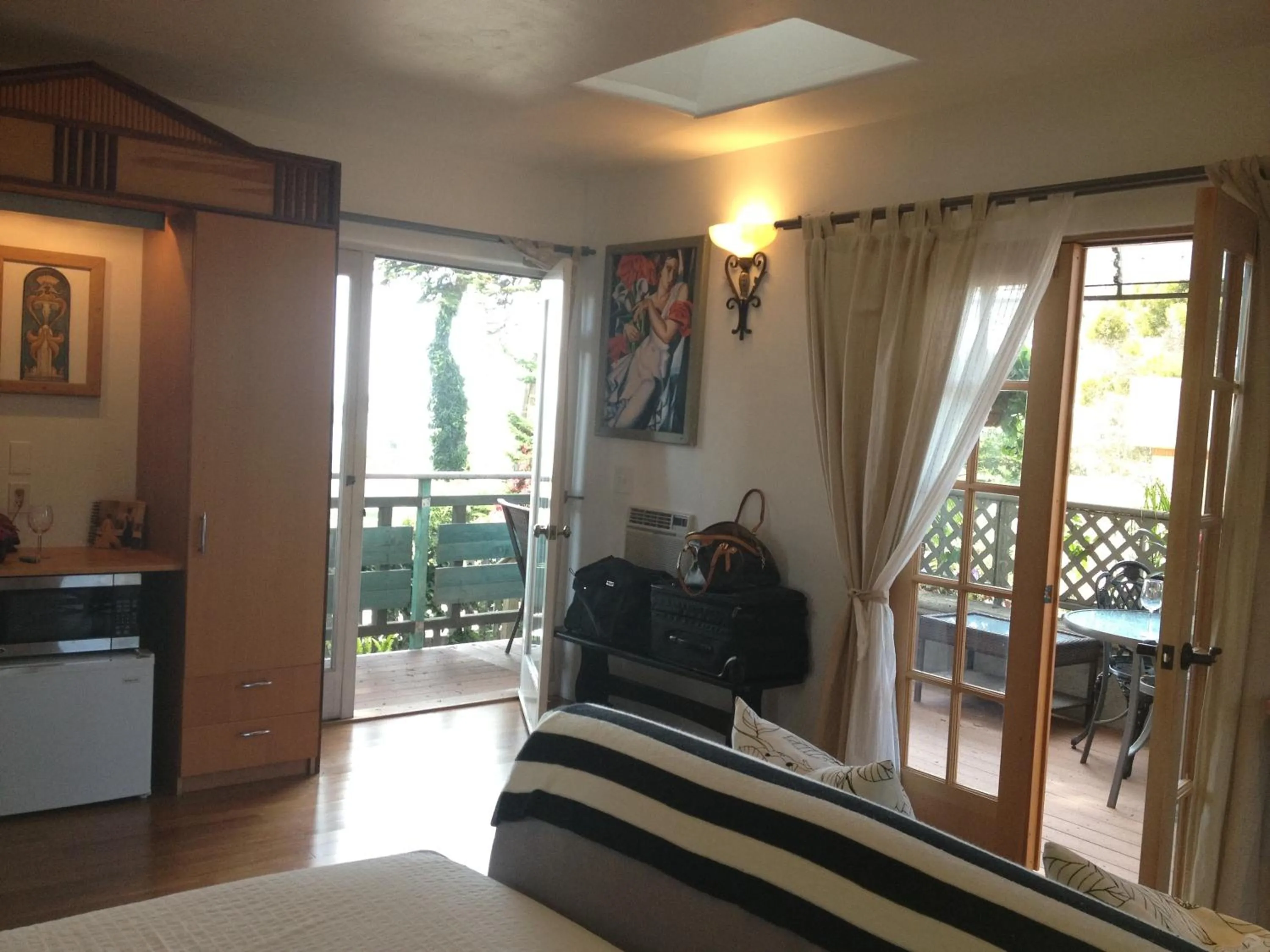 Day in Les Artistes Inn