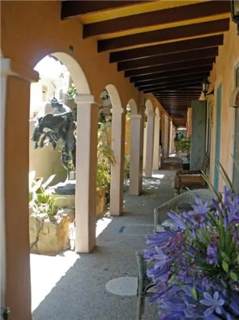 Patio in Les Artistes Inn
