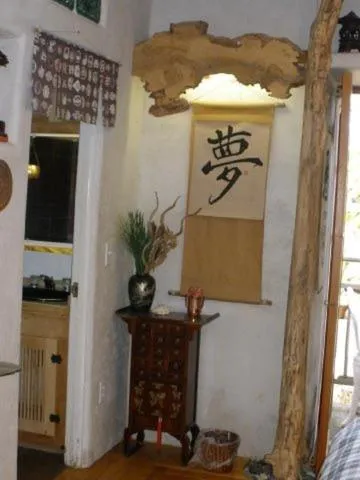 Decorative detail in Les Artistes Inn