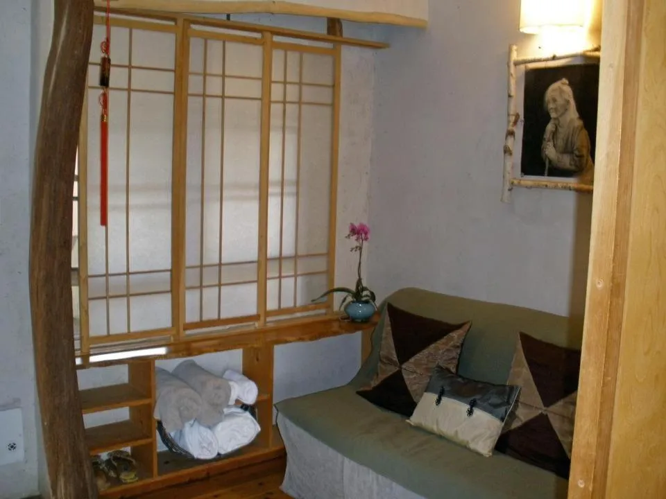 Seating area in Les Artistes Inn