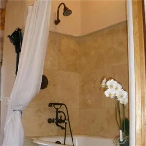 Bathroom in Les Artistes Inn