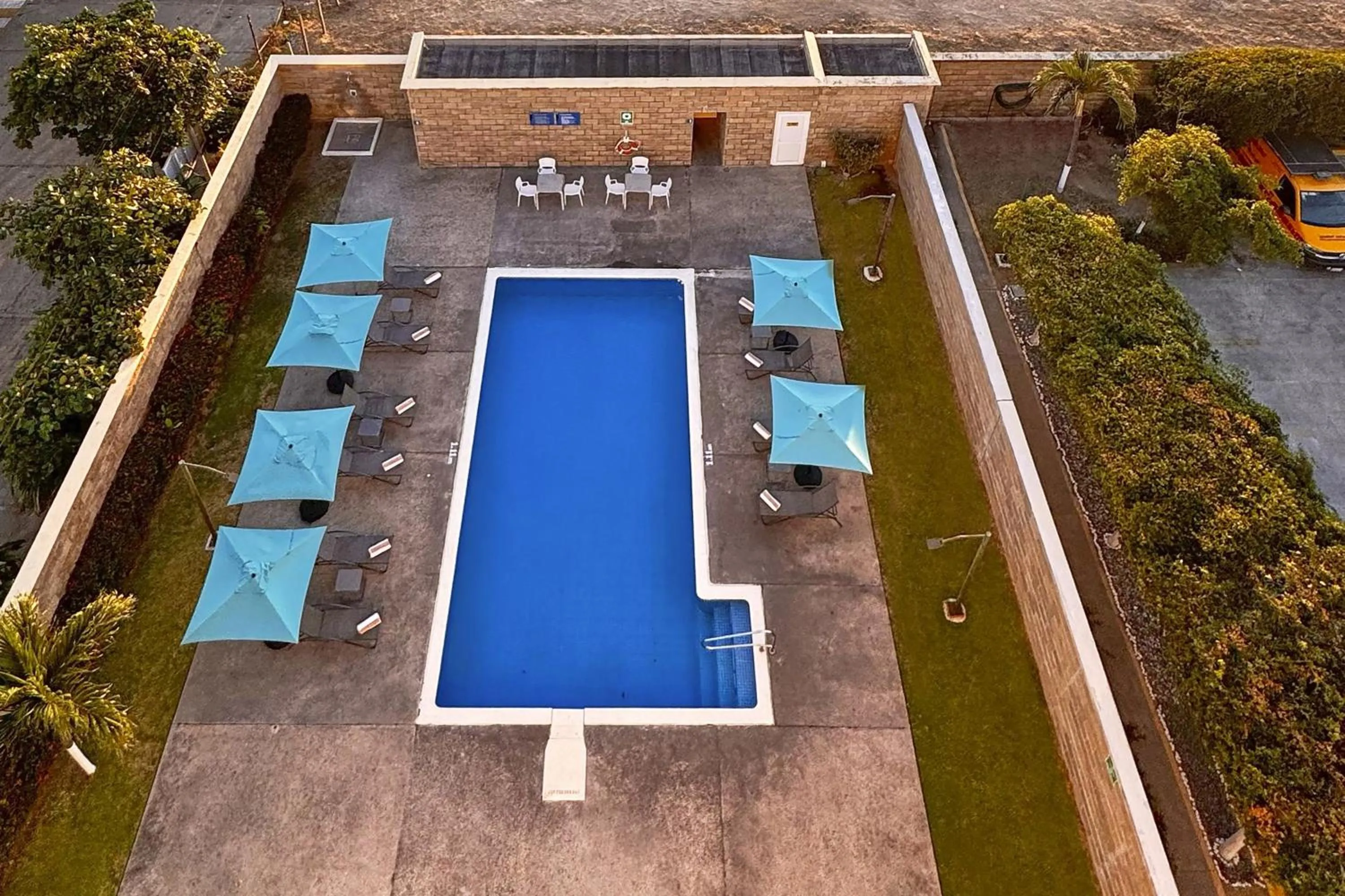 Swimming pool in City Express by Marriott Manzanillo