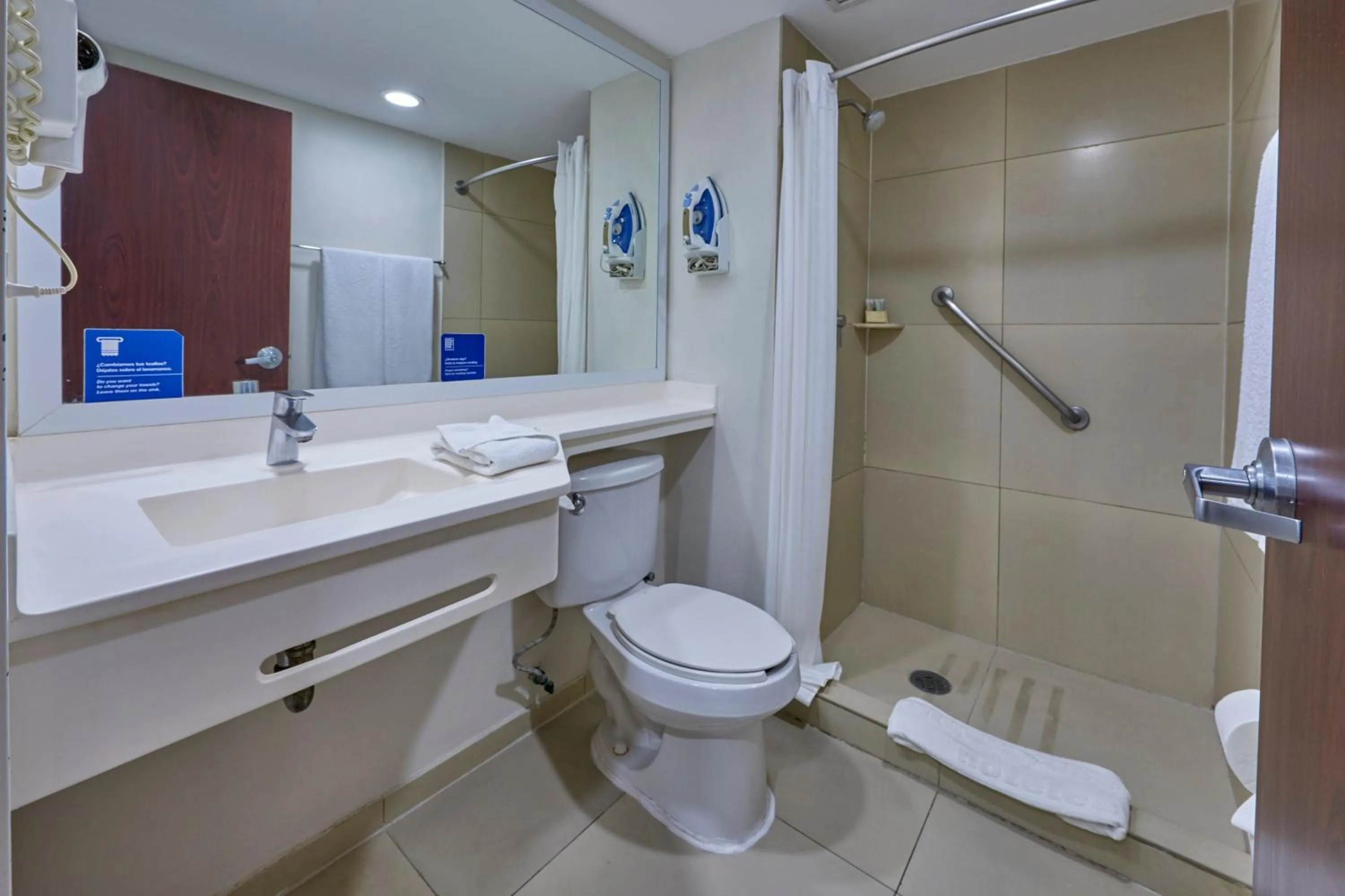 Bathroom in City Express by Marriott Manzanillo