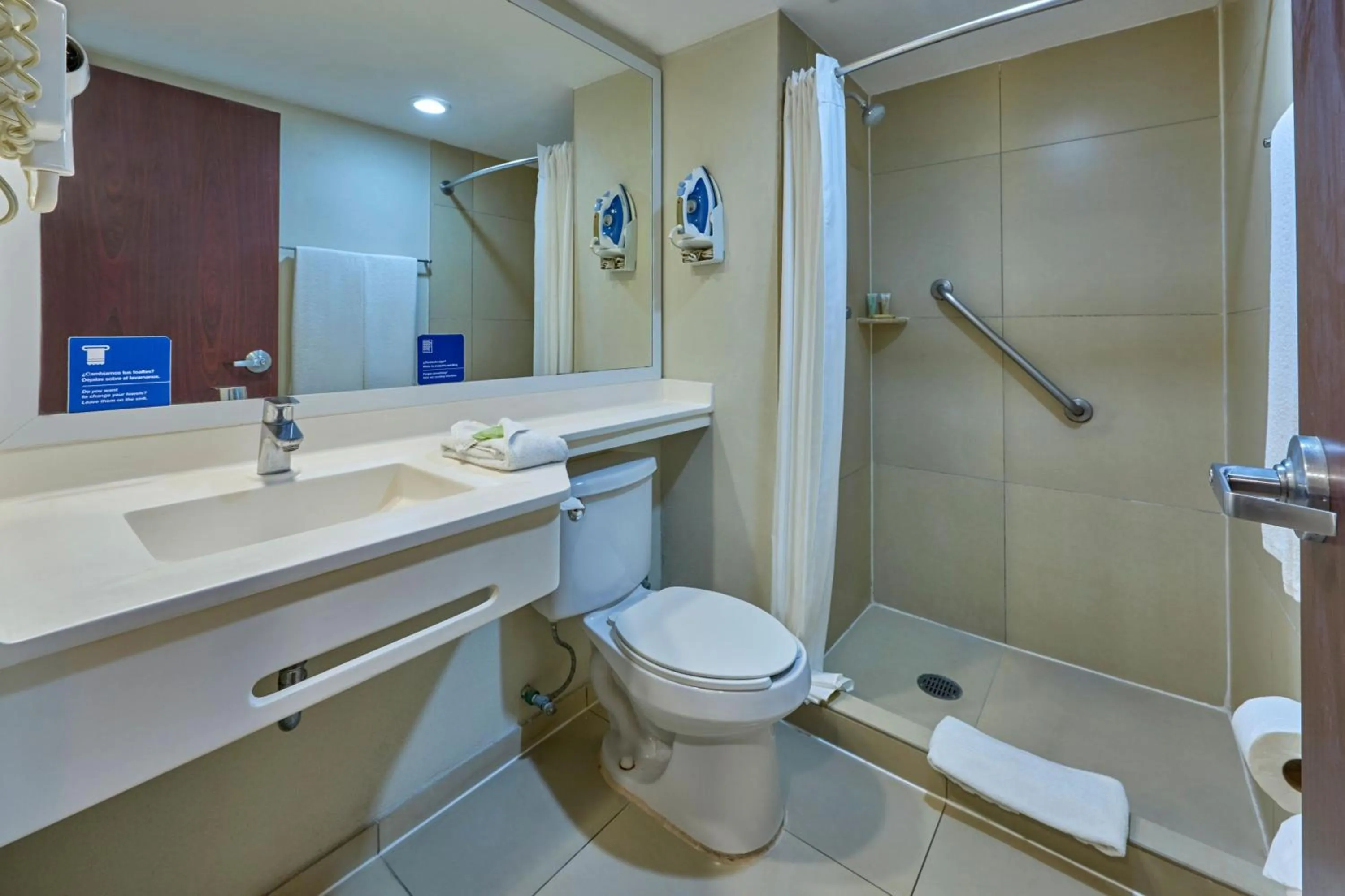Bathroom in City Express by Marriott Manzanillo
