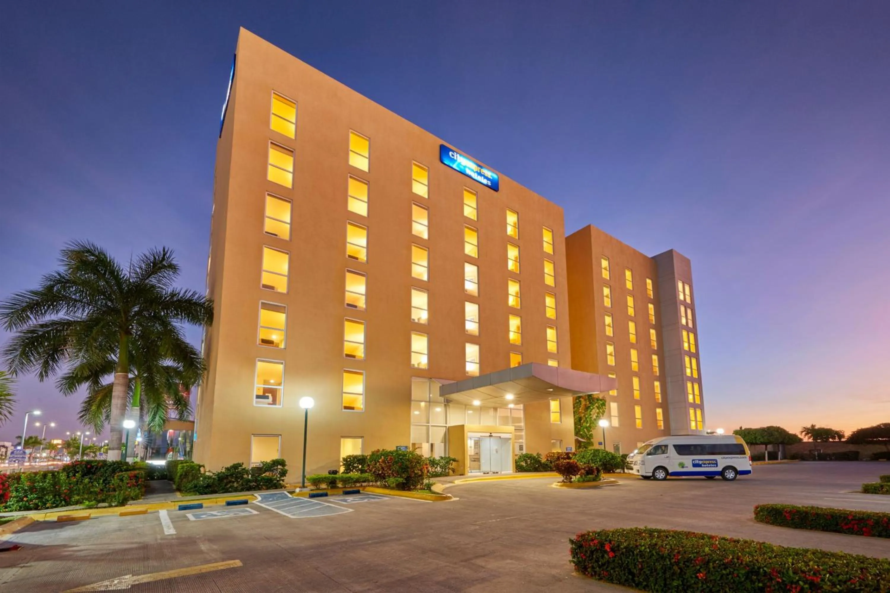 Property building in City Express by Marriott Manzanillo