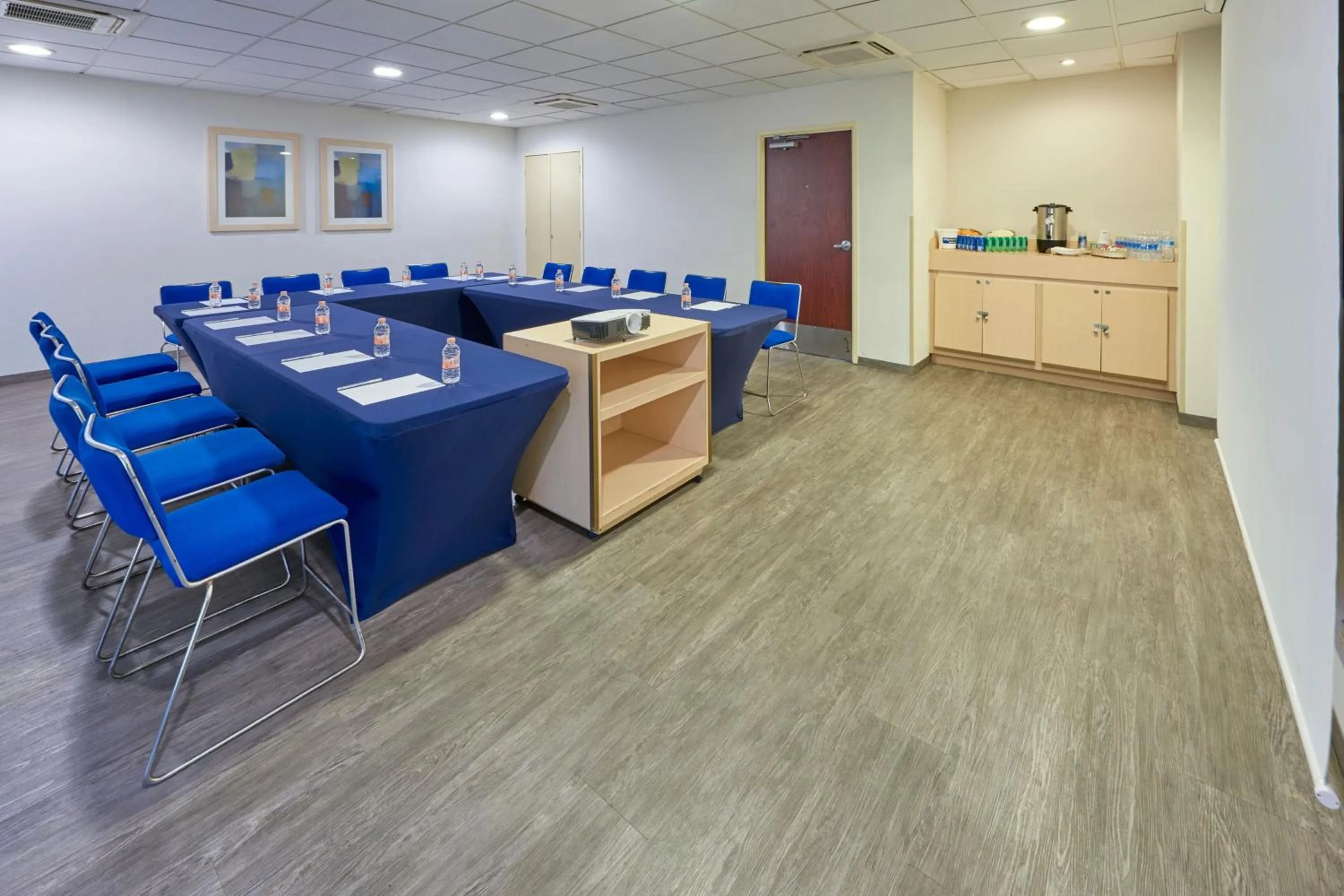 Meeting/conference room in City Express by Marriott Manzanillo