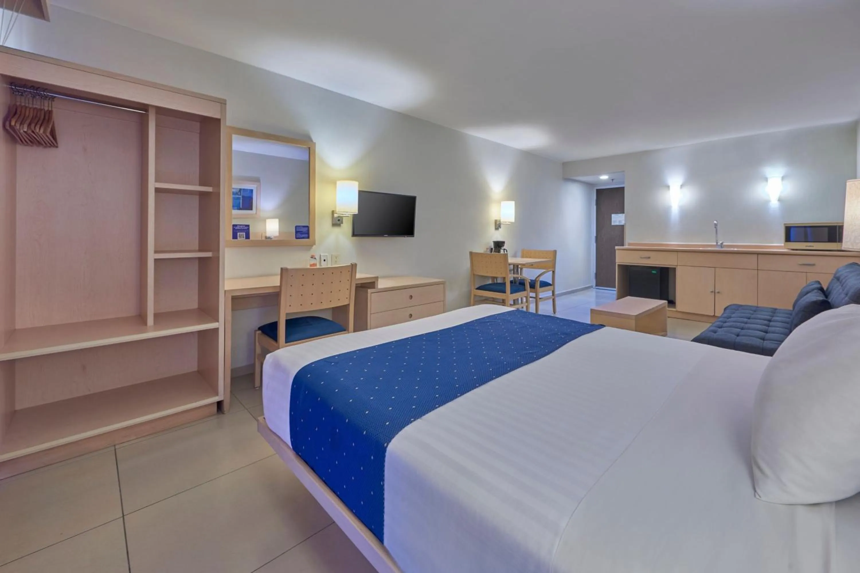 Bedroom, Bed in City Express by Marriott Manzanillo