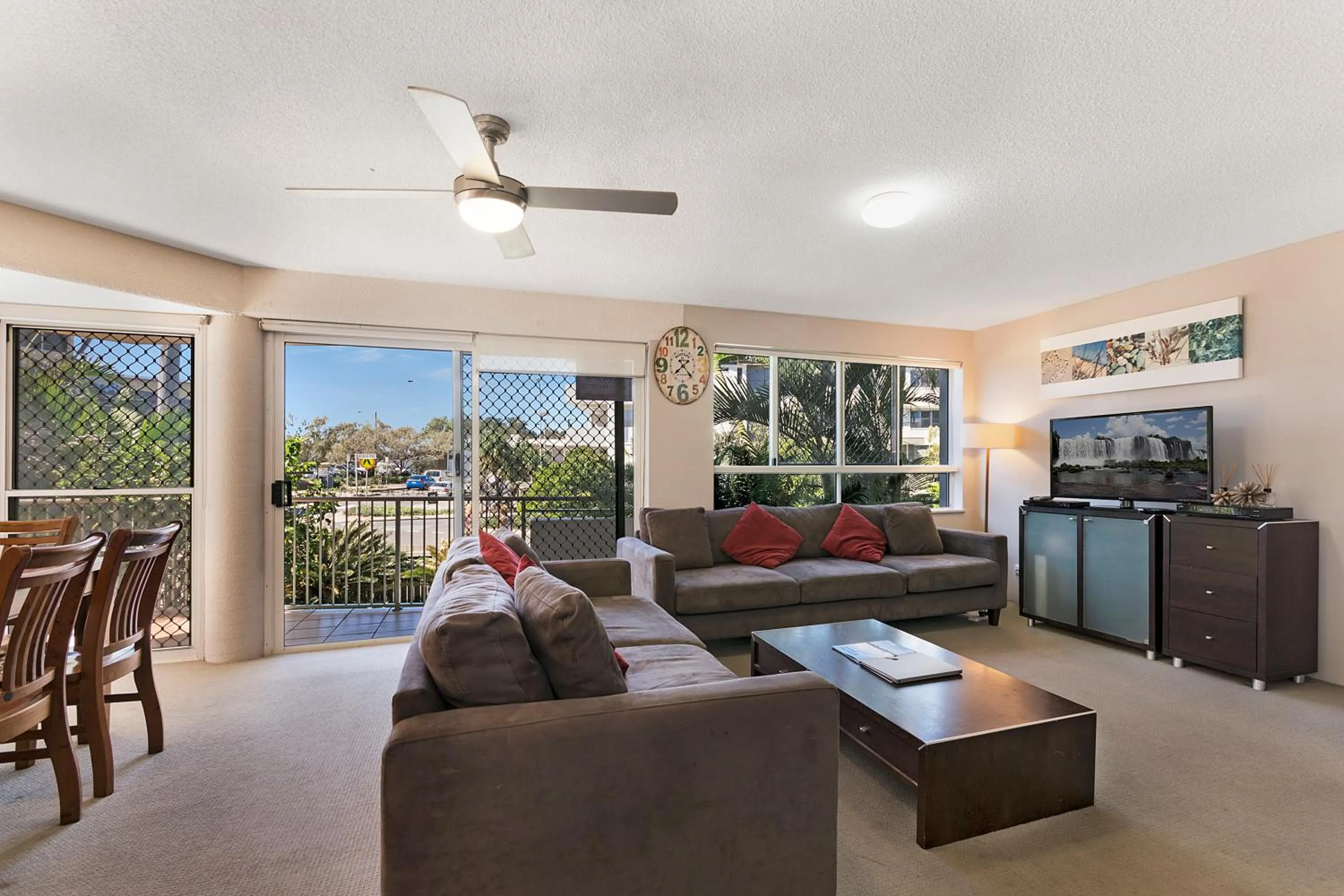 TV and multimedia in Surfcomber on the Beach