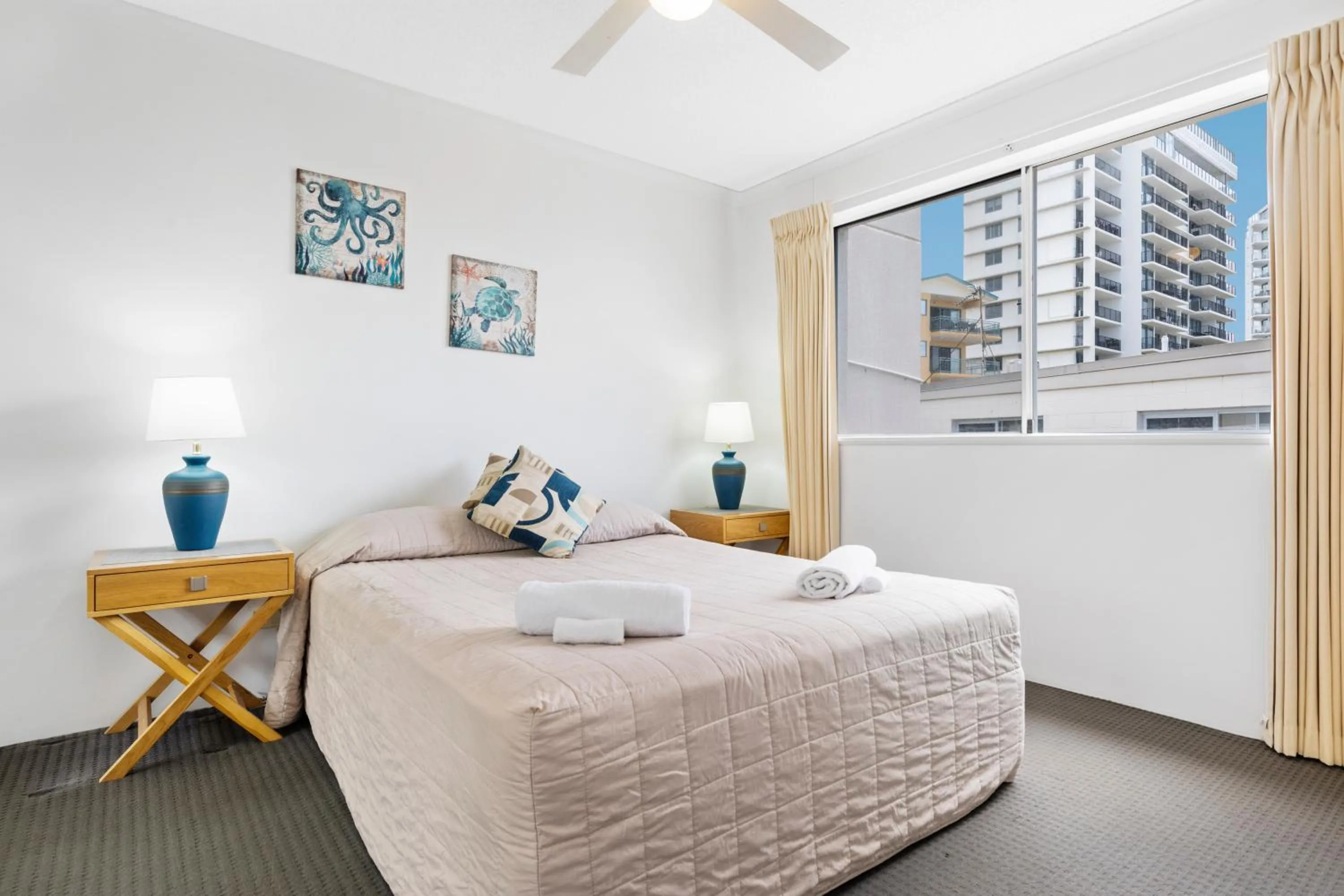 Bed in Surfcomber on the Beach