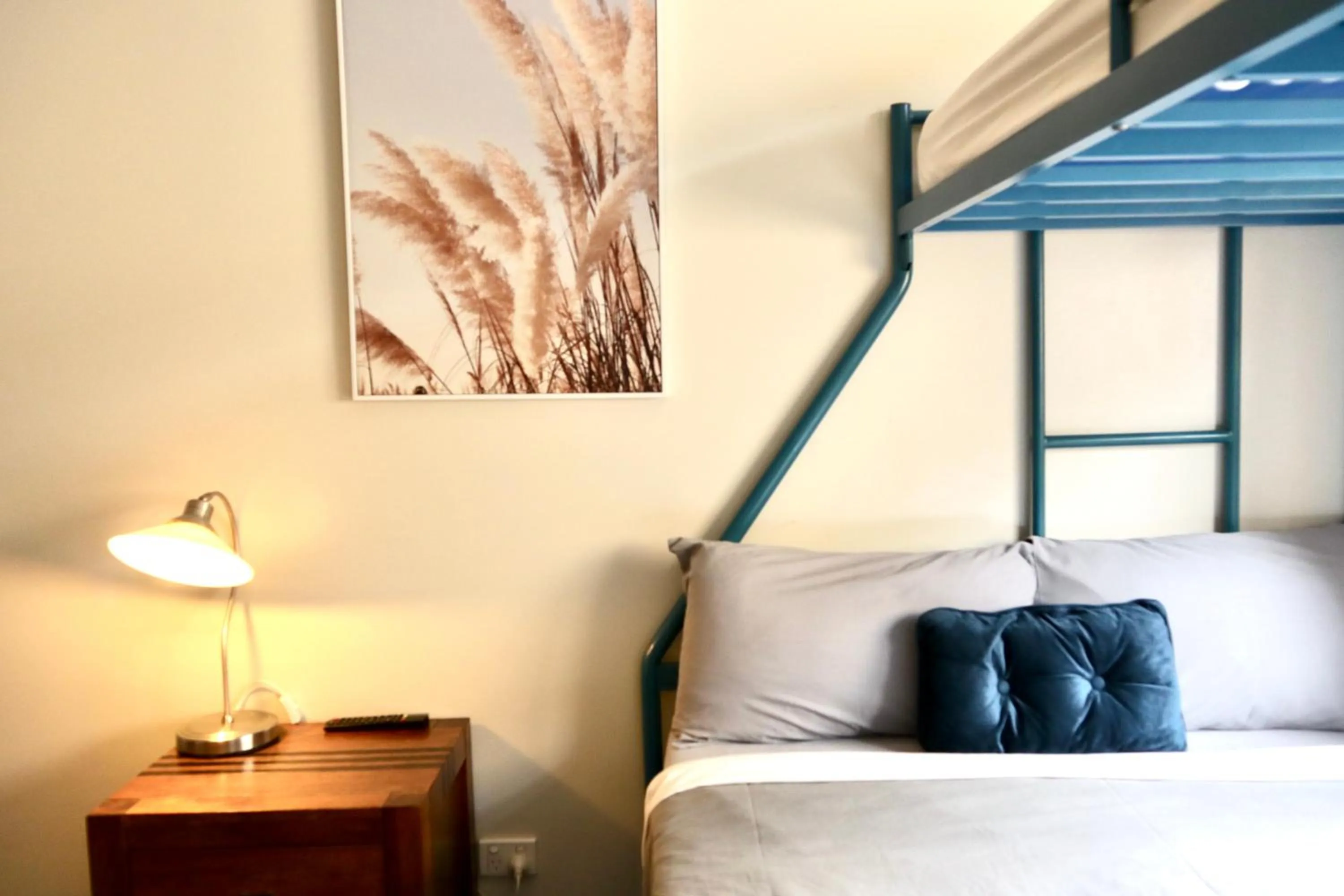 Bedroom, Bed in City Backpackers HQ