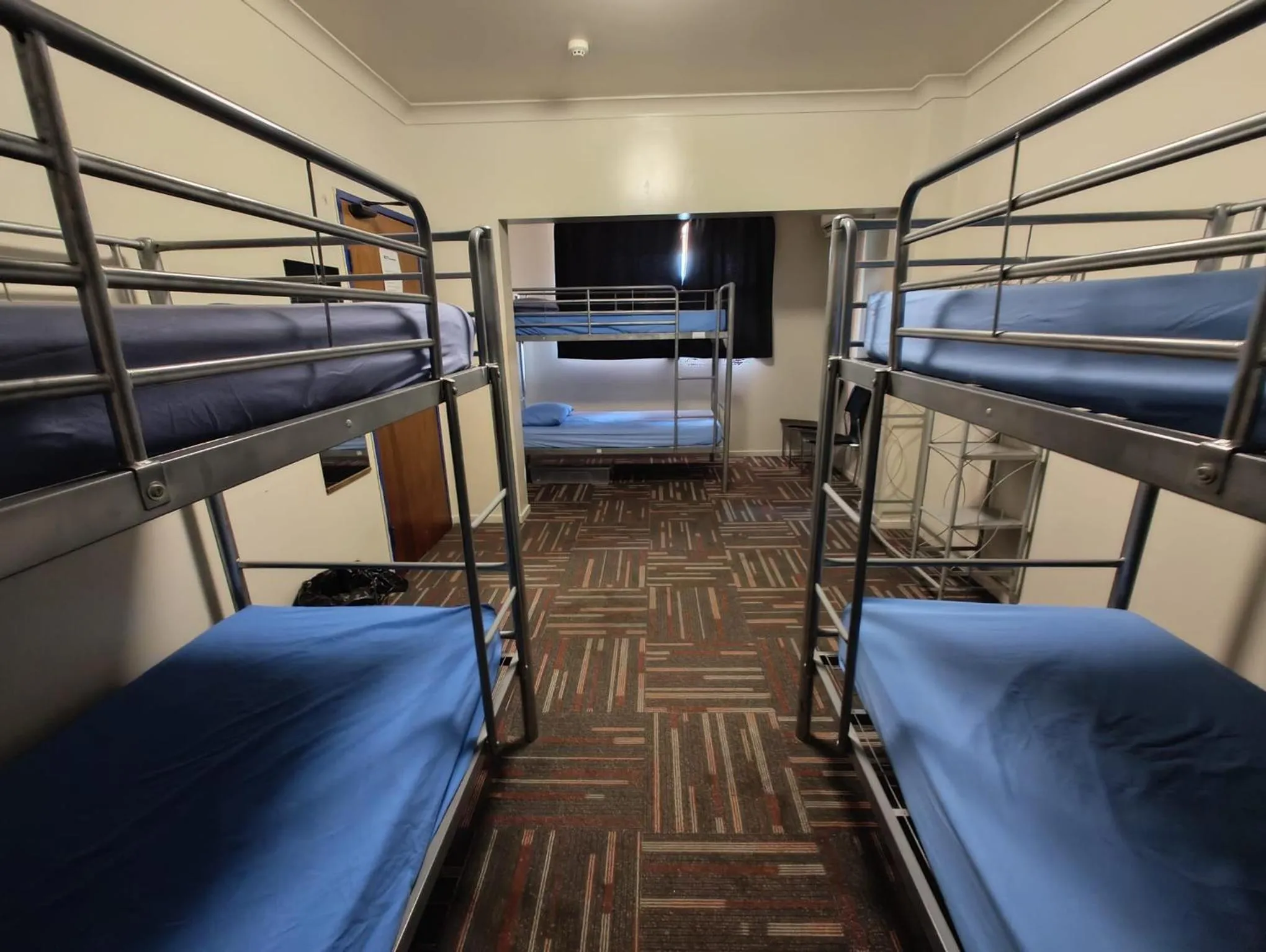 Bed in City Backpackers HQ