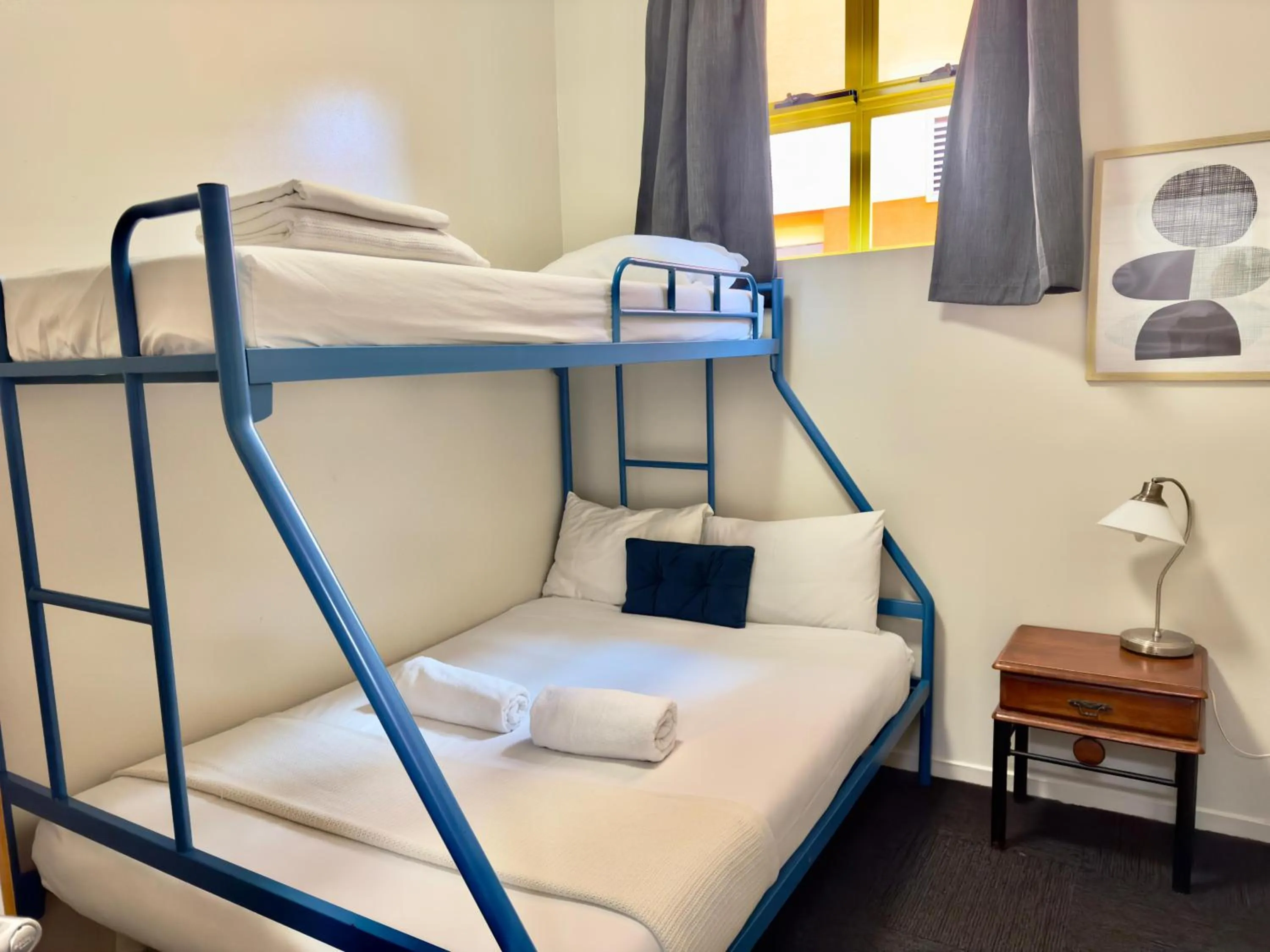 Bed in City Backpackers HQ