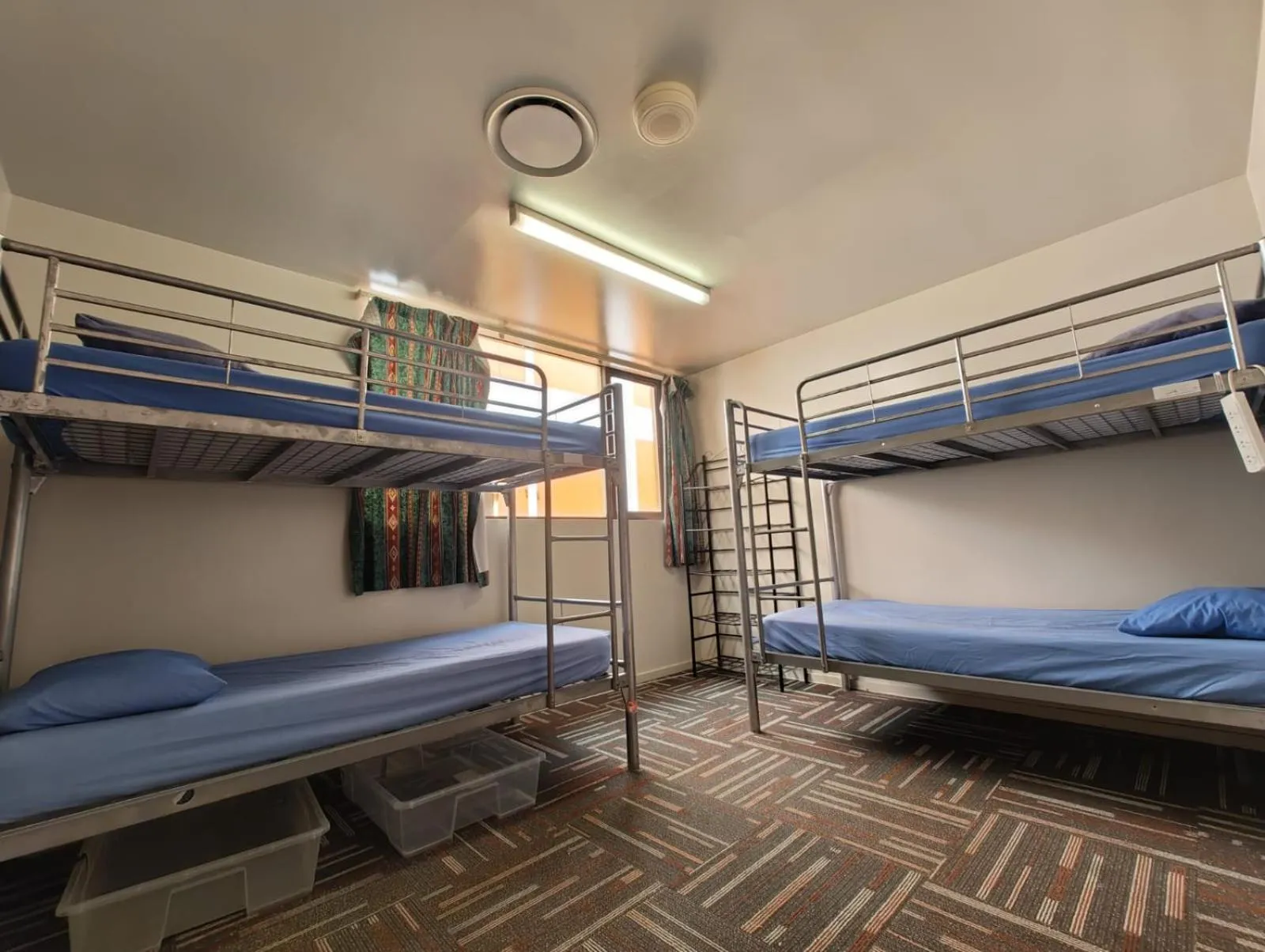 Bedroom, Bed in City Backpackers HQ