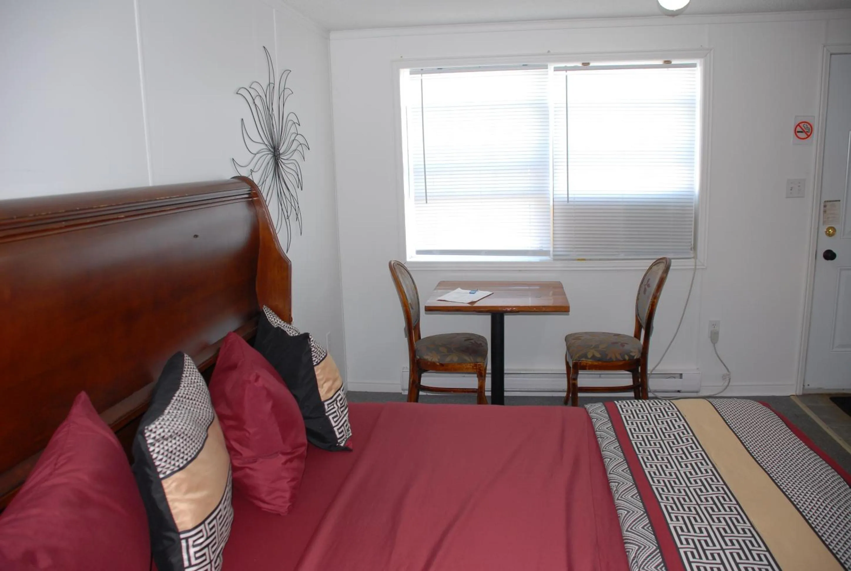 Bed in Harbourview Motel and Accommodations