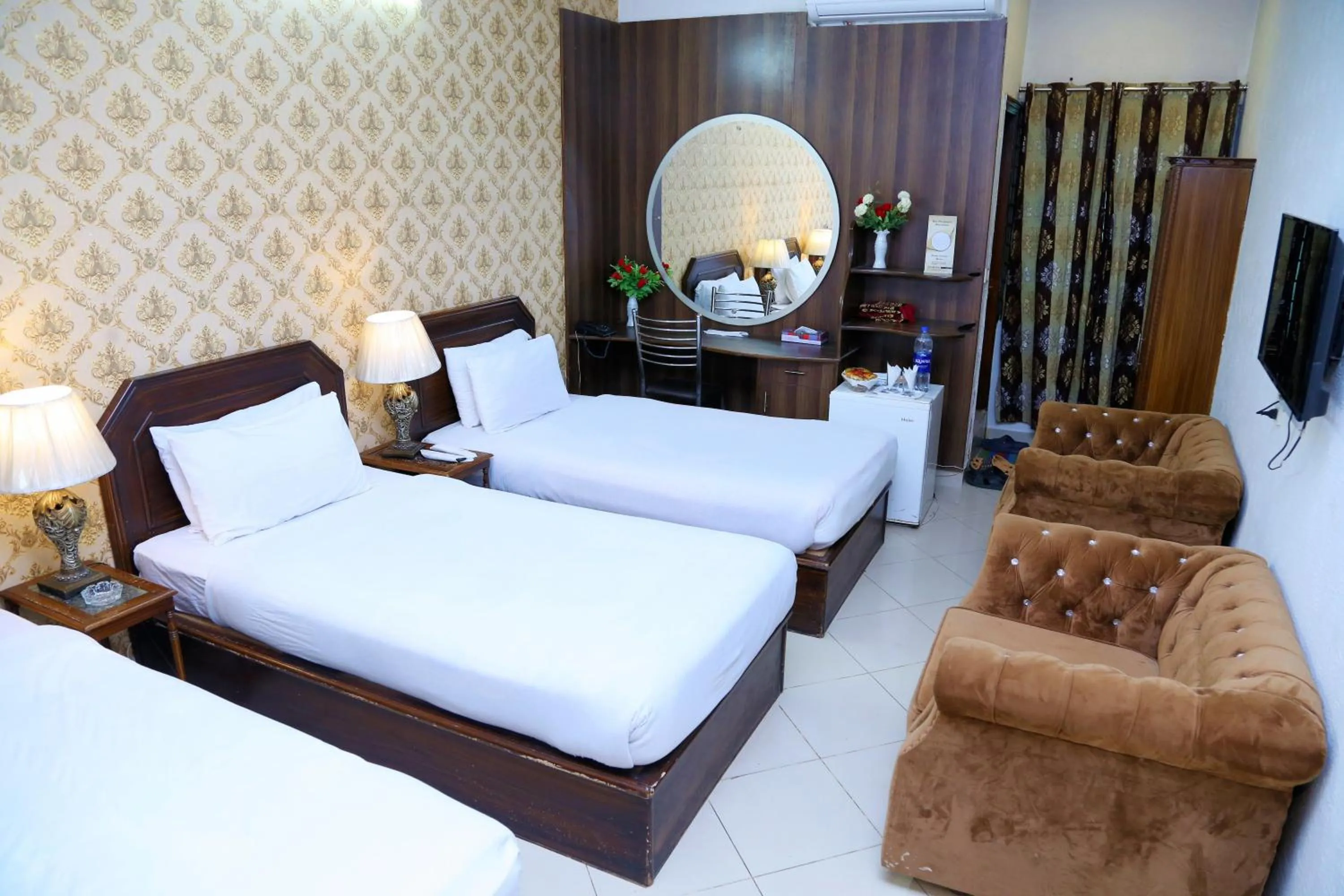 Bed in Fiesta Inn Hotel & Resorts Multan