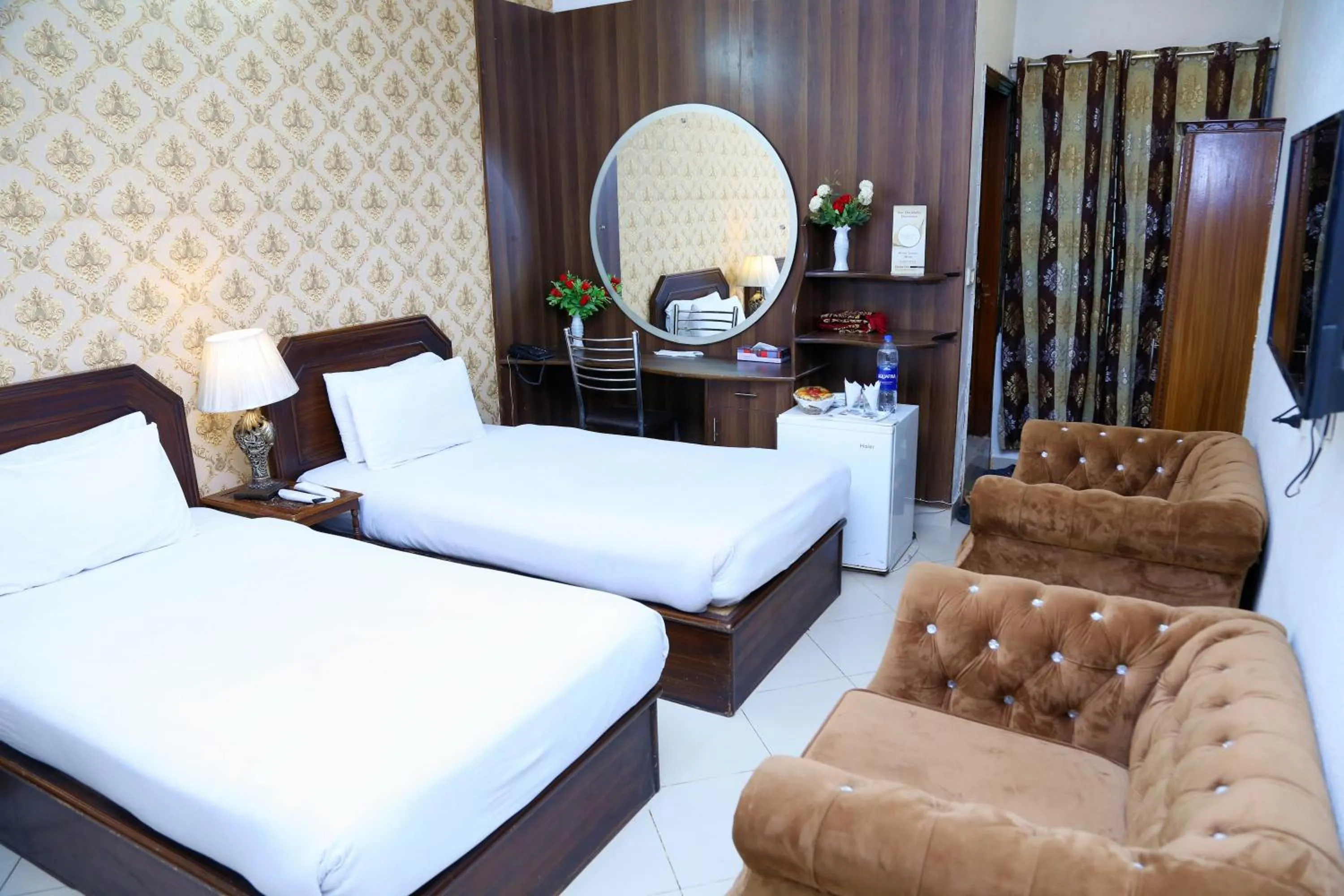 Bed in Fiesta Inn Hotel & Resorts Multan