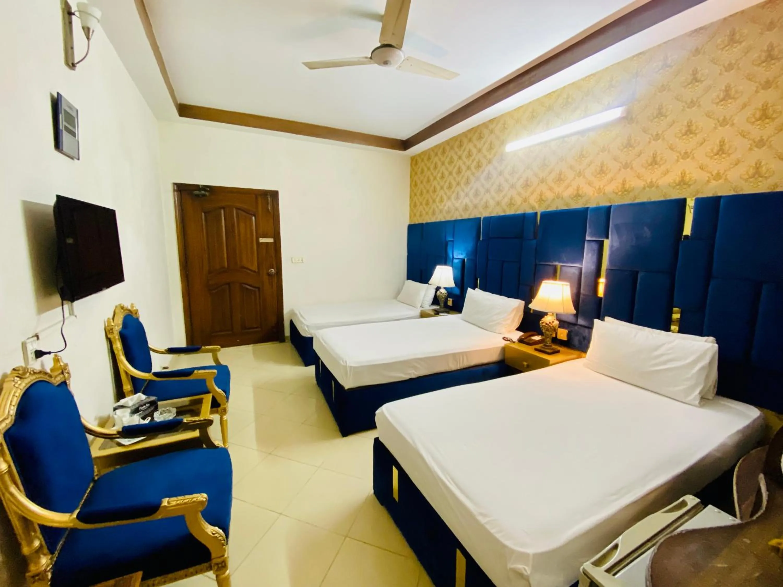 Bed in Fiesta Inn Hotel & Resorts Multan