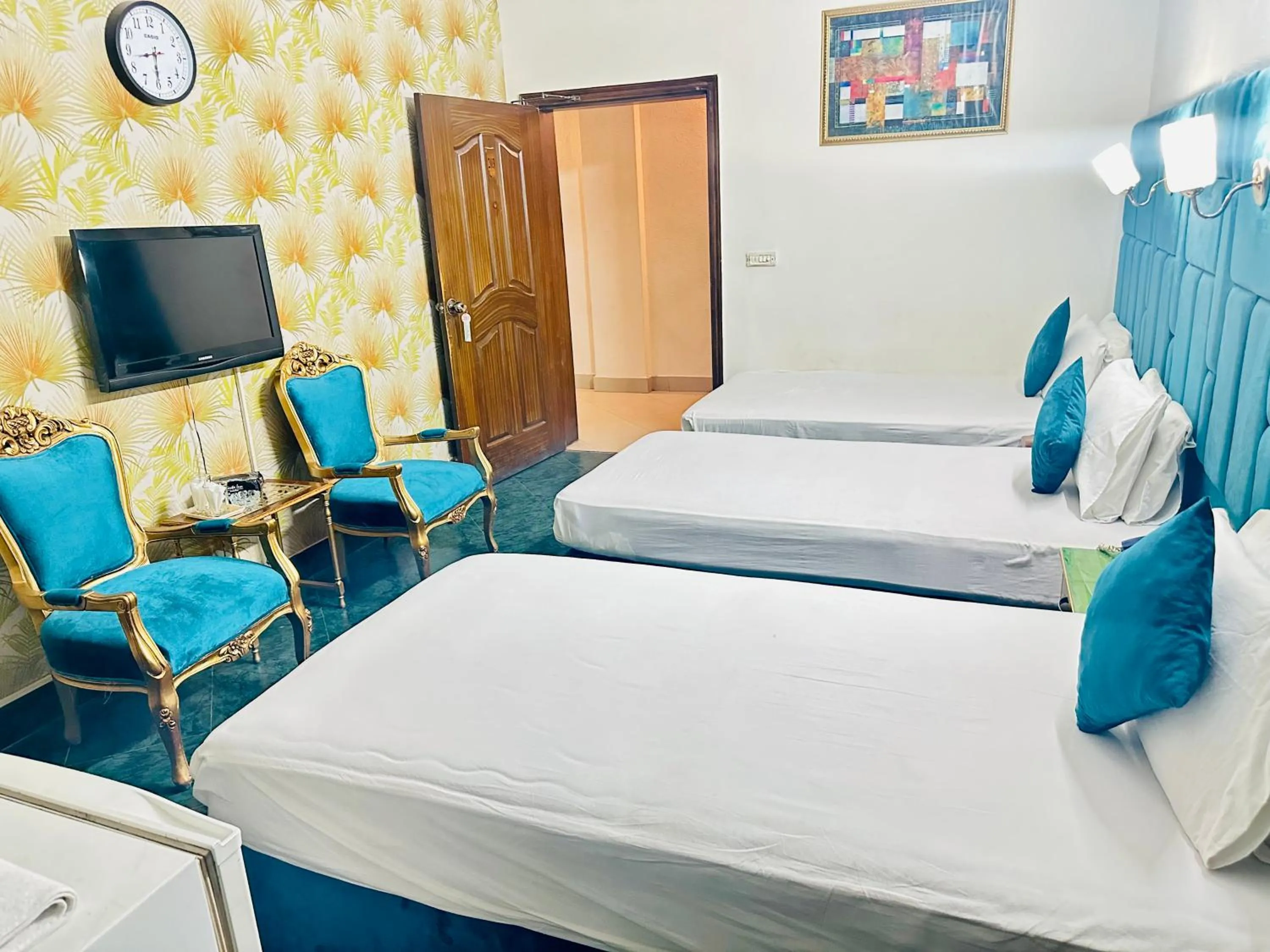 Bed in Fiesta Inn Hotel & Resorts Multan