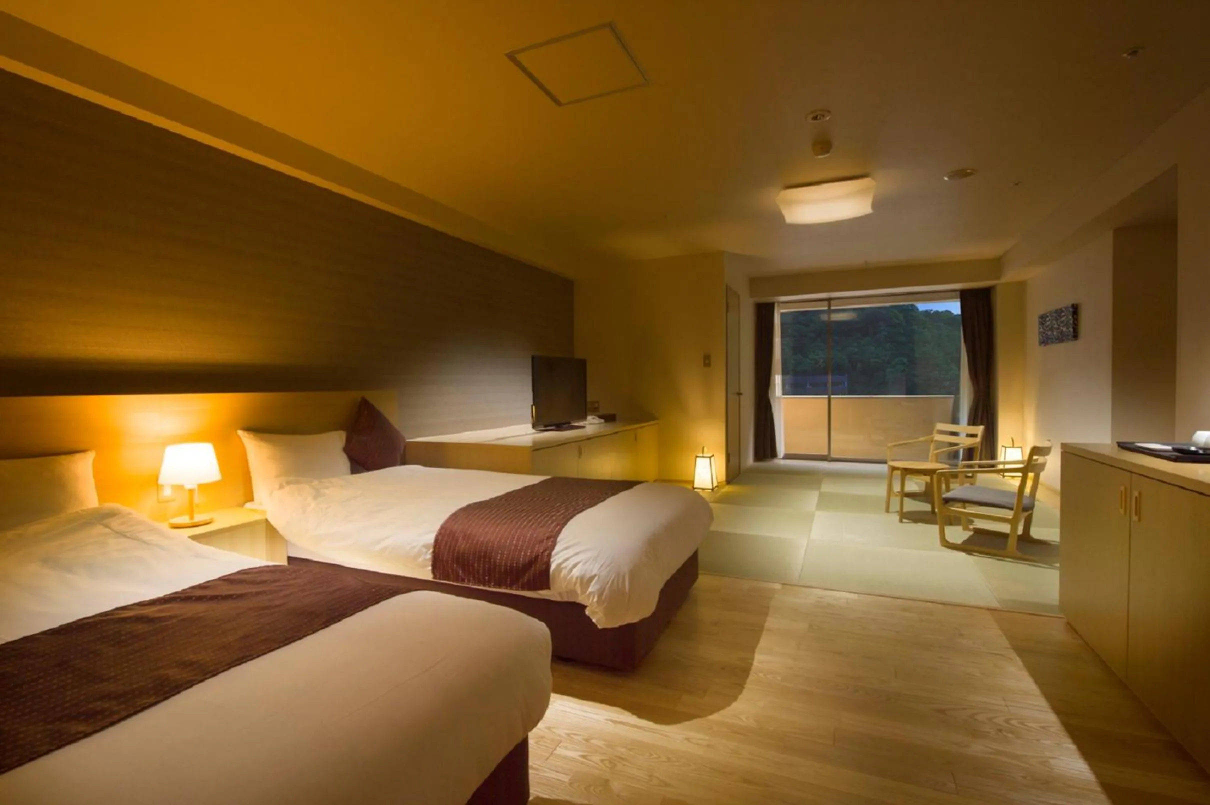 Photo of the whole room, Bed in Hakone Pax Yoshino