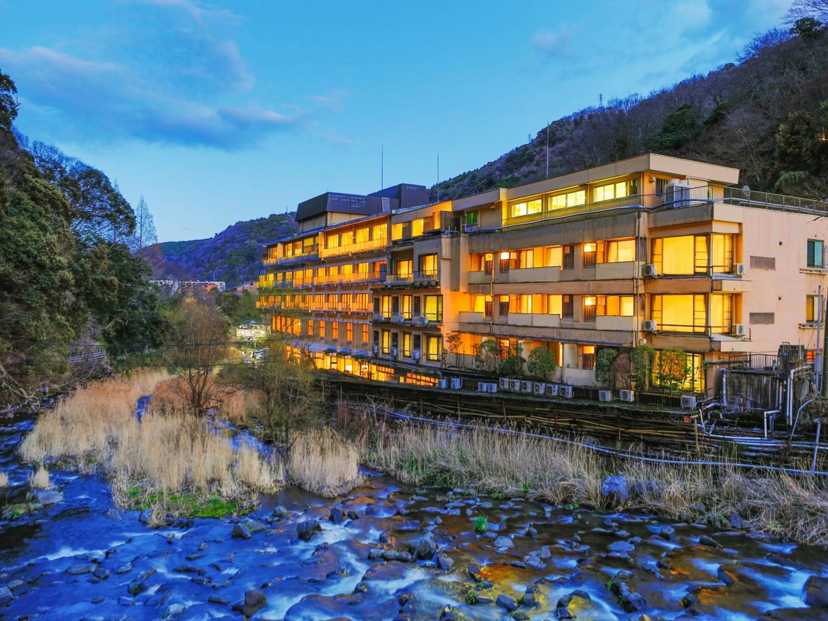 Property building in Hakone Pax Yoshino