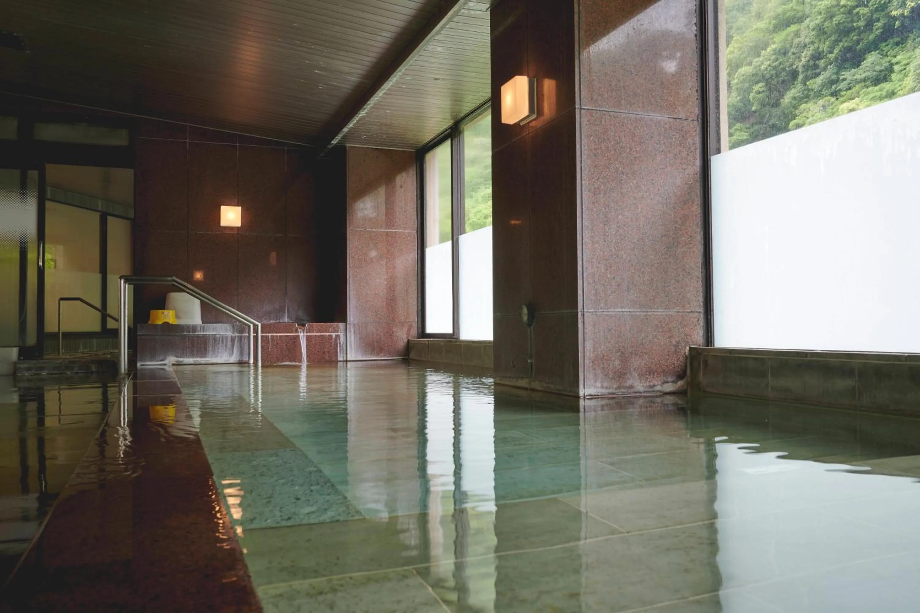 Hot Spring Bath in Hakone Pax Yoshino
