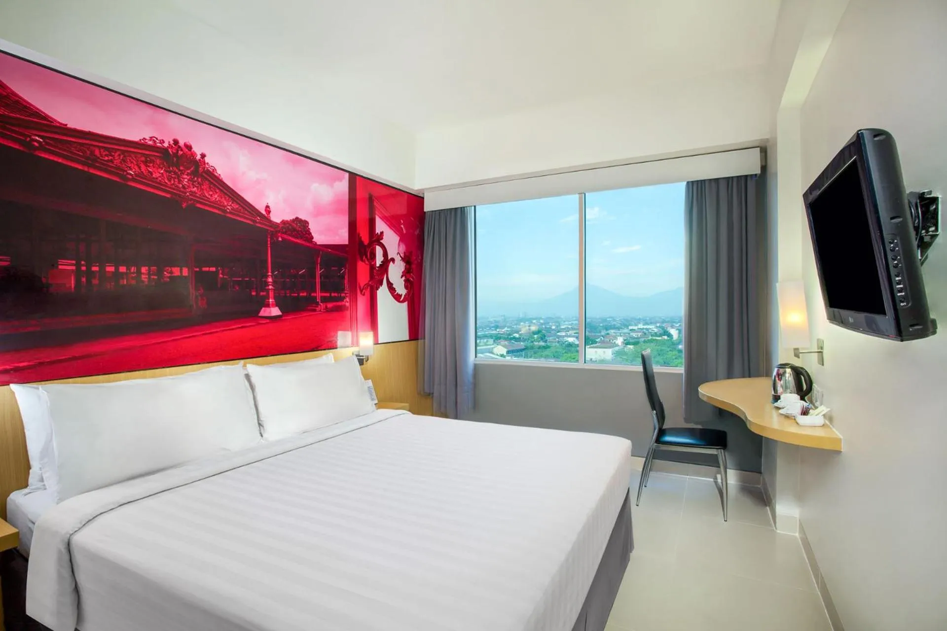 Bedroom, Bed in favehotel Manahan - Solo