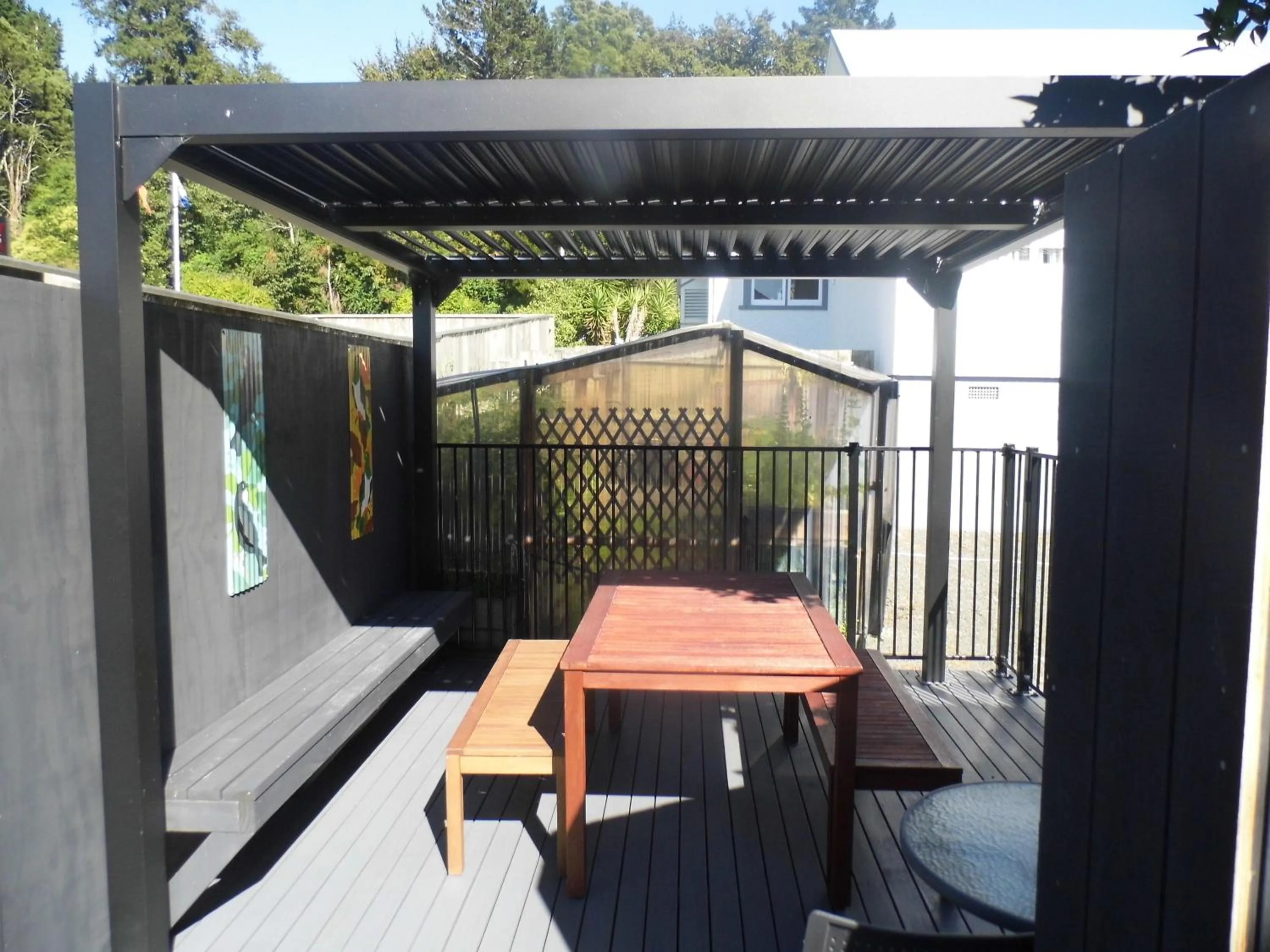 Swimming pool in Lake Lodge Motel Rotorua