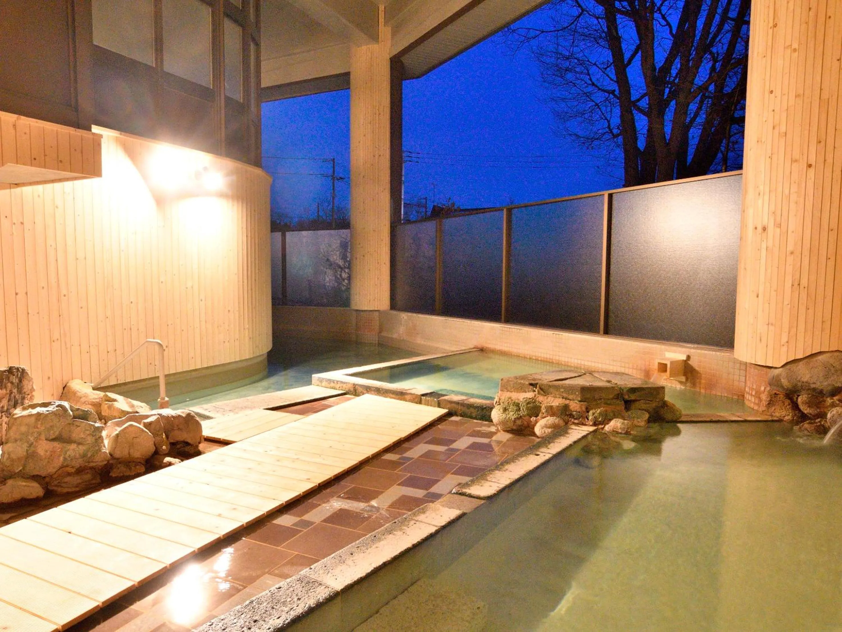 Hot Spring Bath in Oyado Kinkiyu