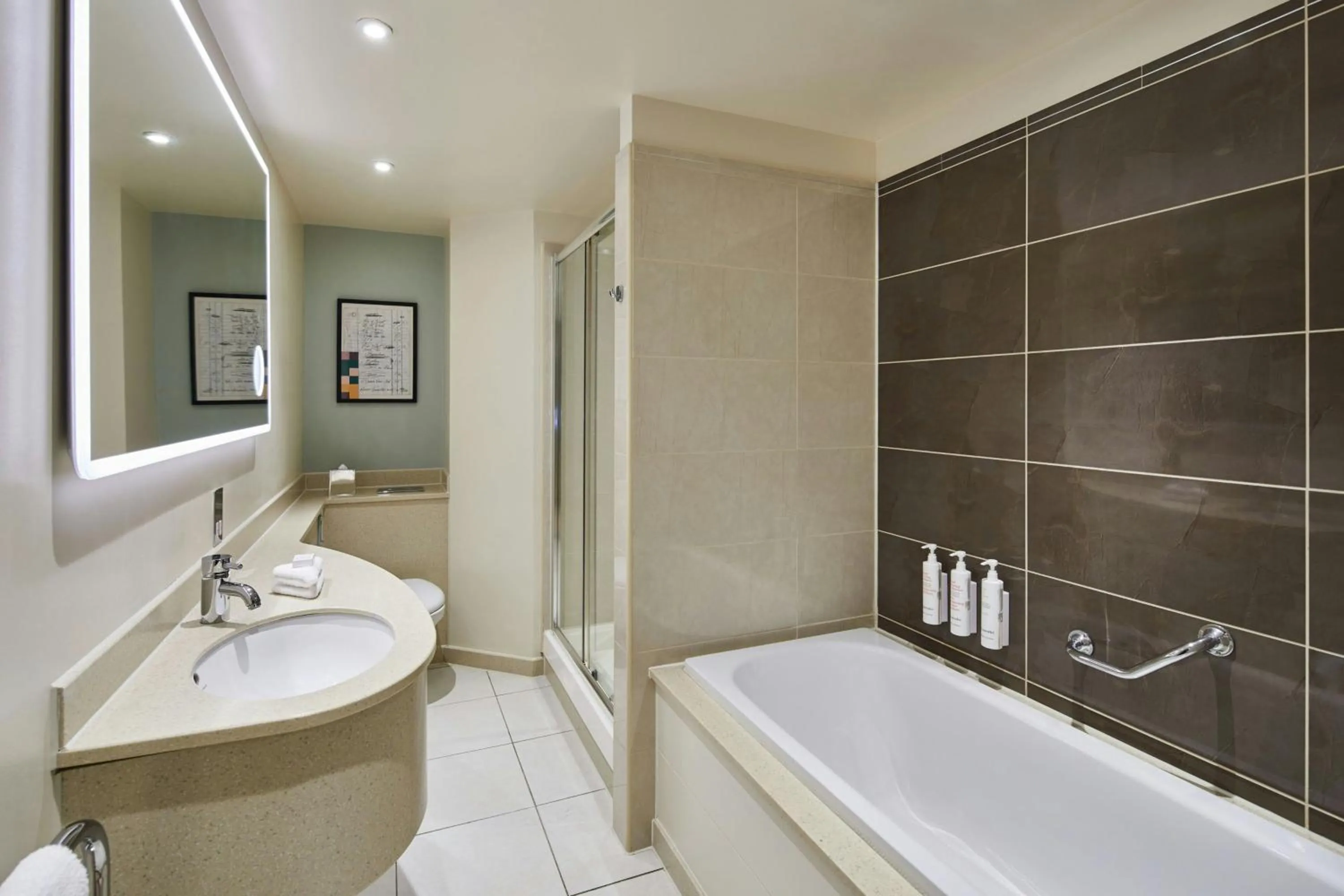 Bathroom in Manchester Marriott Hotel Piccadilly