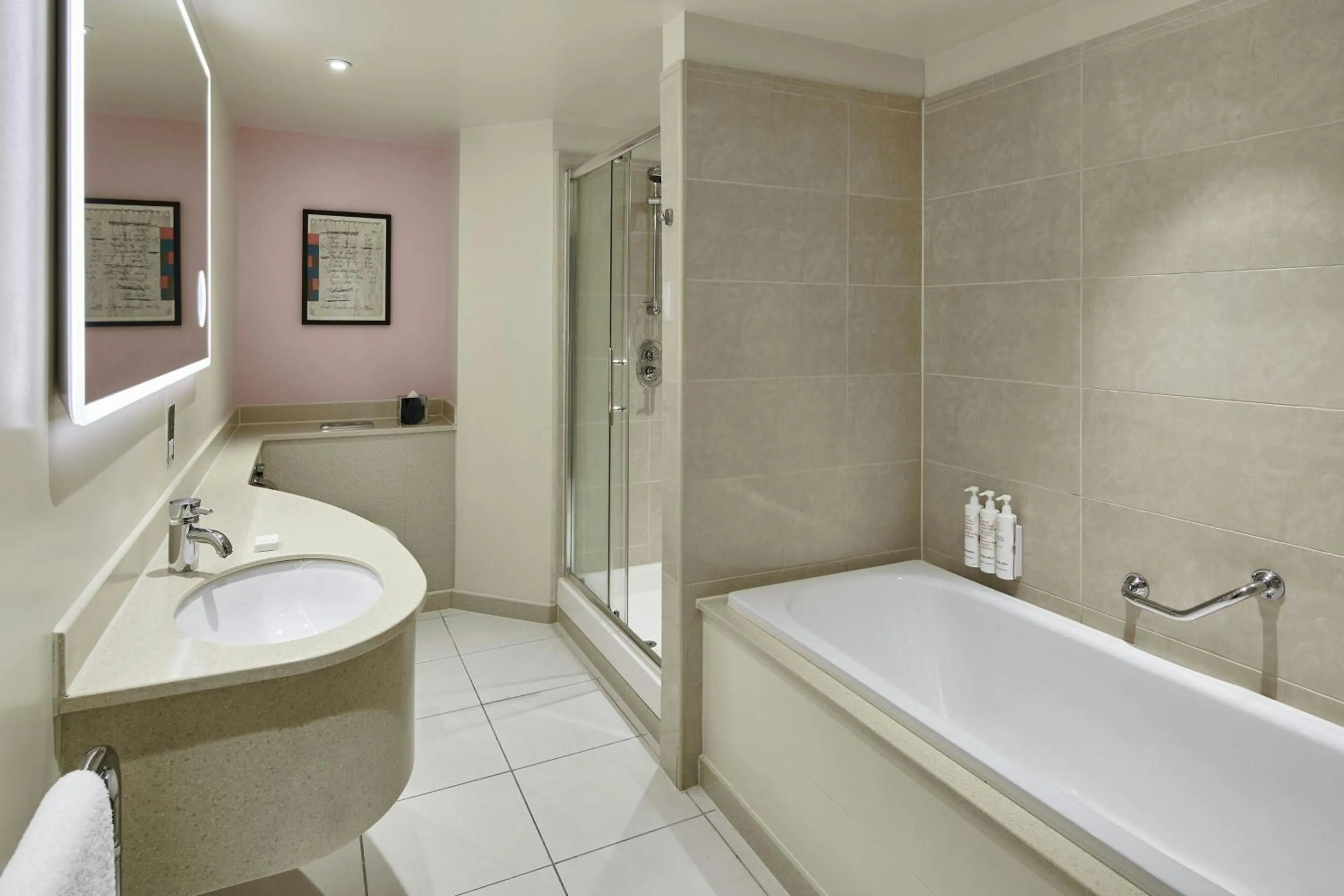 Bathroom in Manchester Marriott Hotel Piccadilly