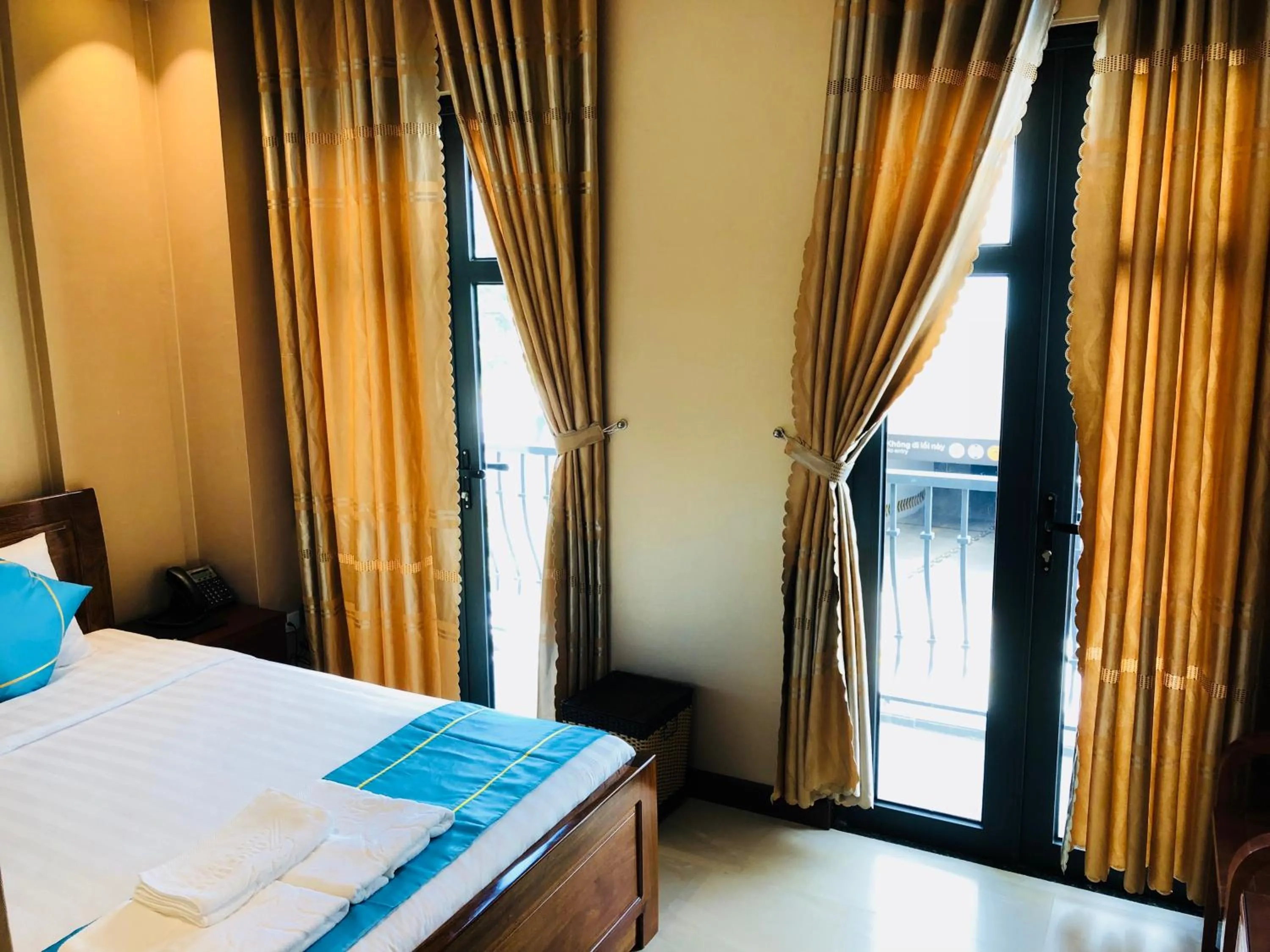 Bed in Hồng Hạc Hotel