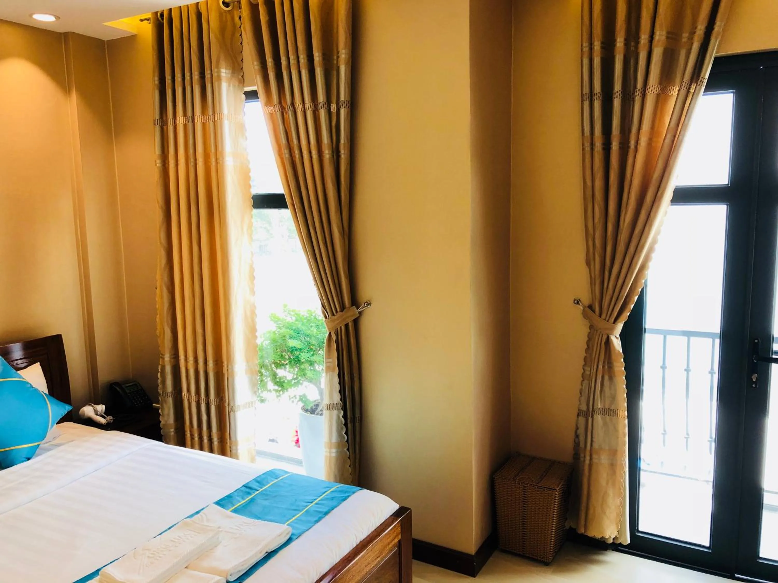 Bed in Hồng Hạc Hotel