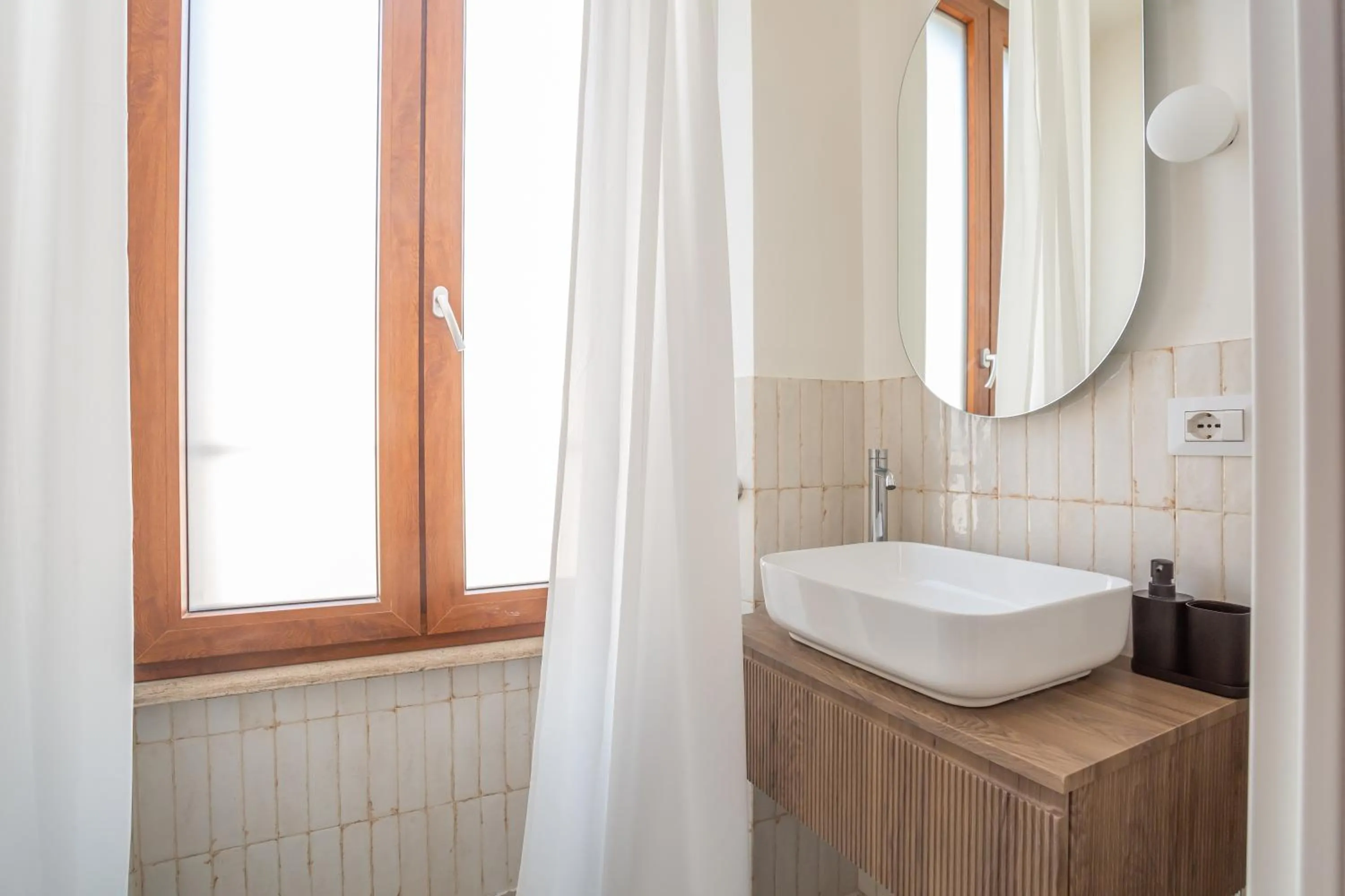 Bathroom in Daplace - La Mongolfiera Rooms in Navona