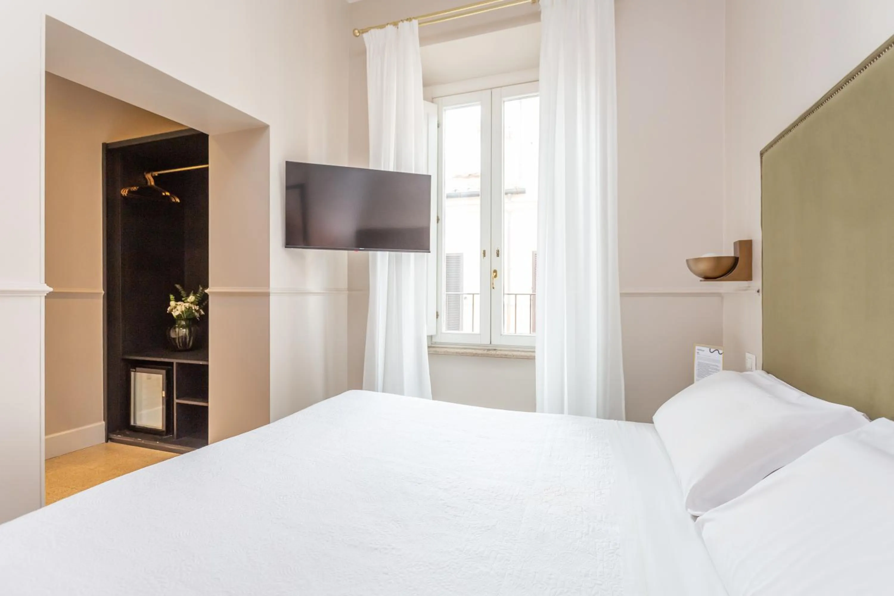 TV and multimedia, Bed in Daplace - La Mongolfiera Rooms in Navona