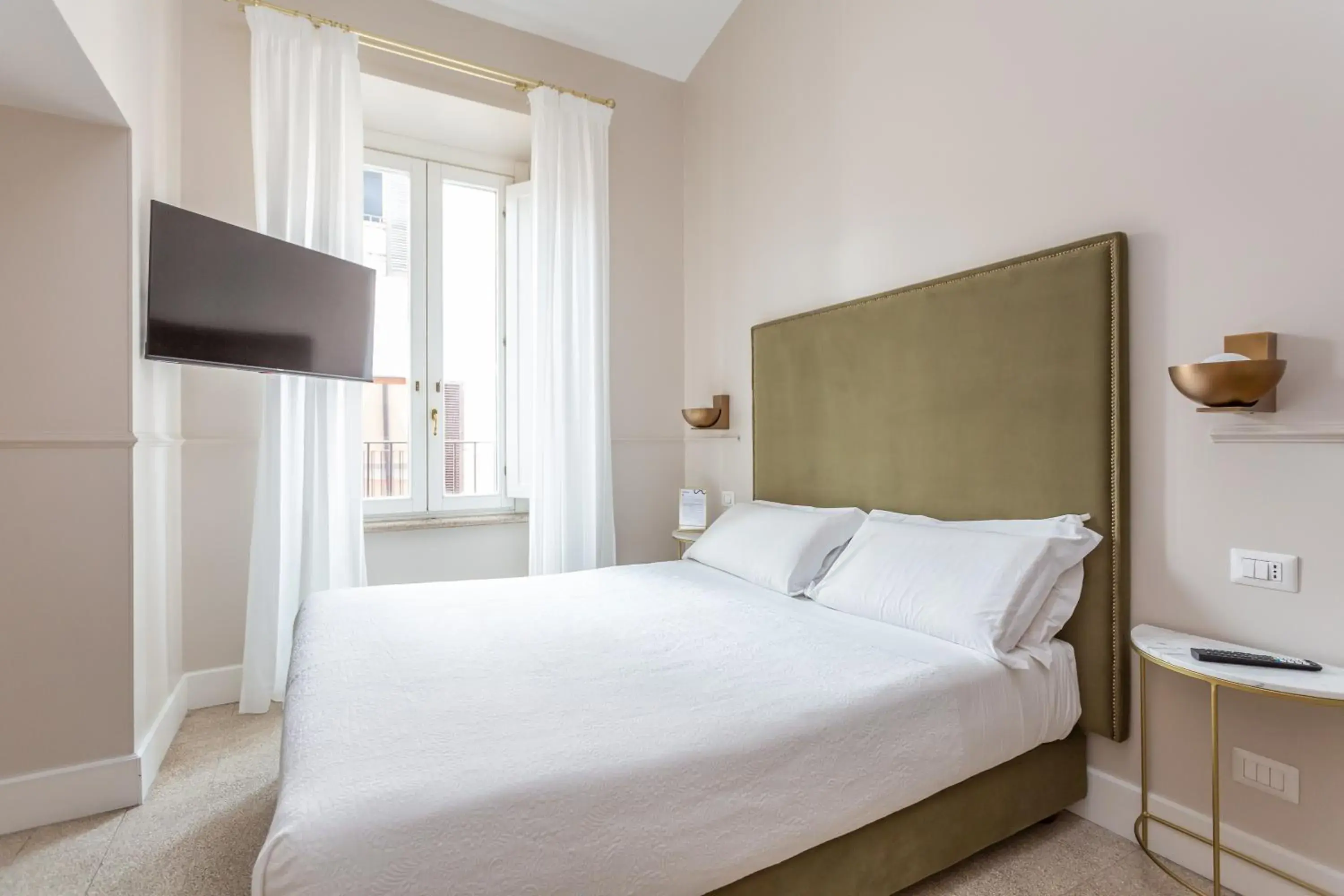 Small Double Room in Daplace - La Mongolfiera Rooms in Navona Small Double Room in Daplace - La Mongolfiera Rooms in Navona