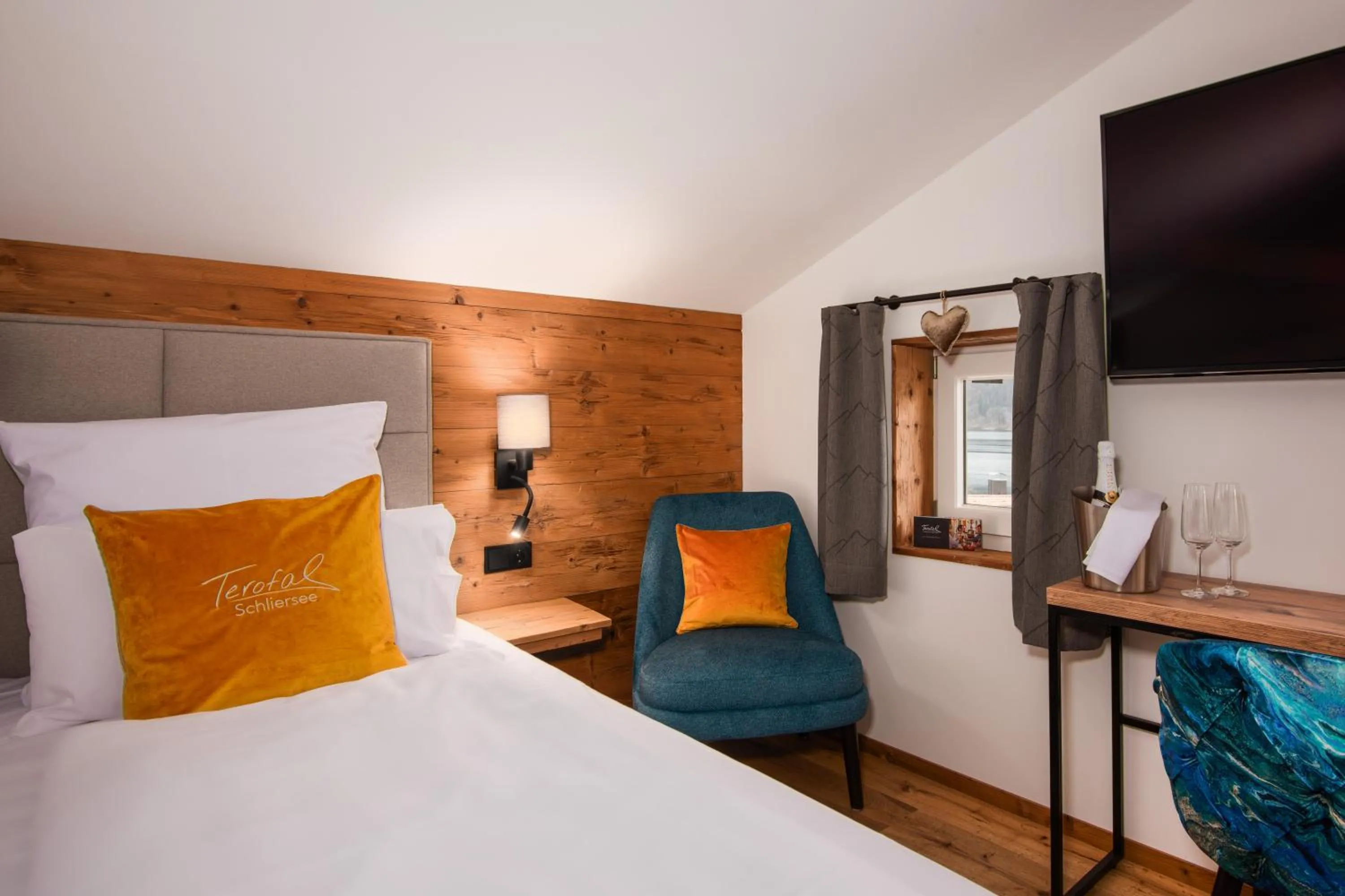 Bed in Terofal Hotel Schliersee - Komplett neu renoviert