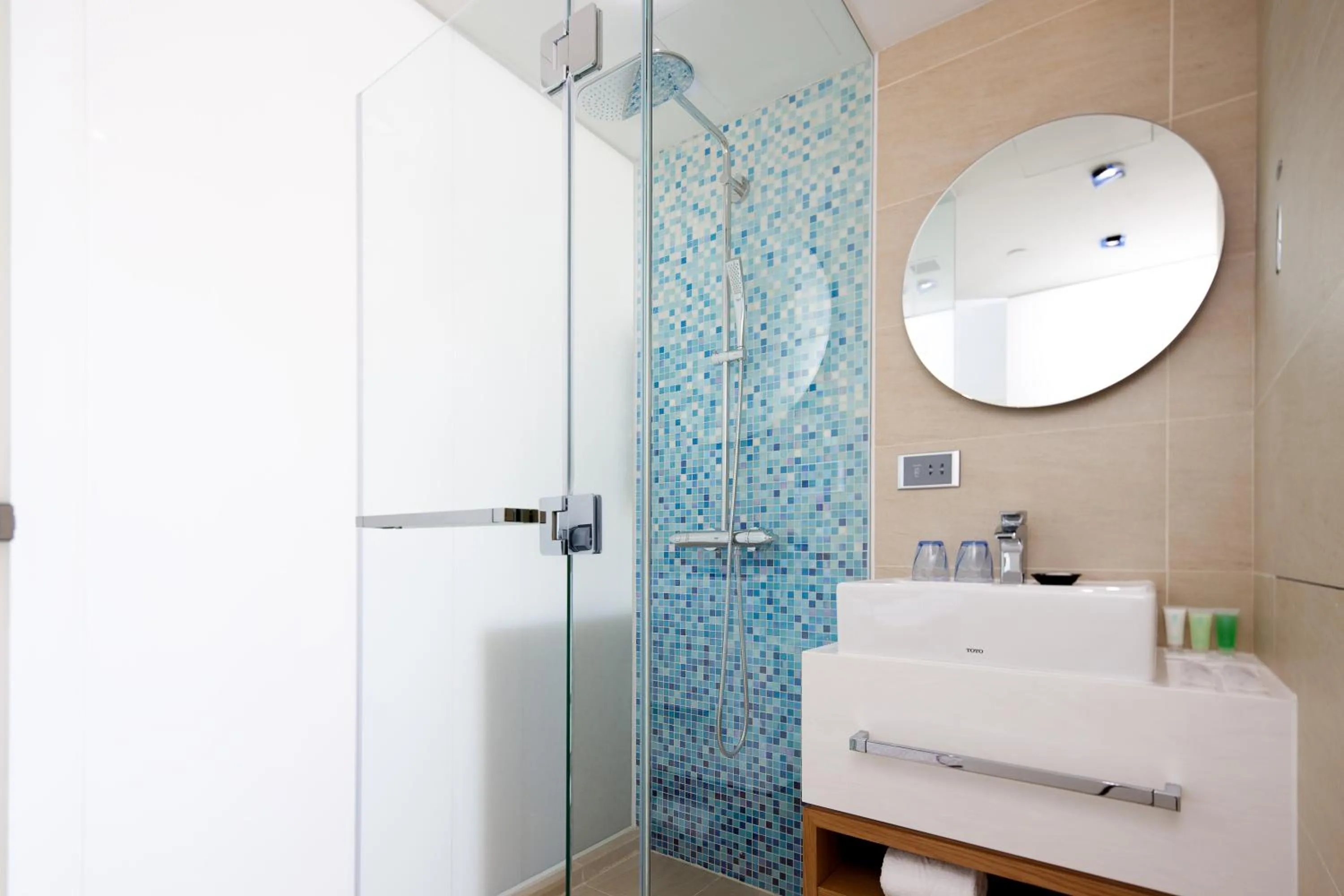 Shower in Summit View Kowloon