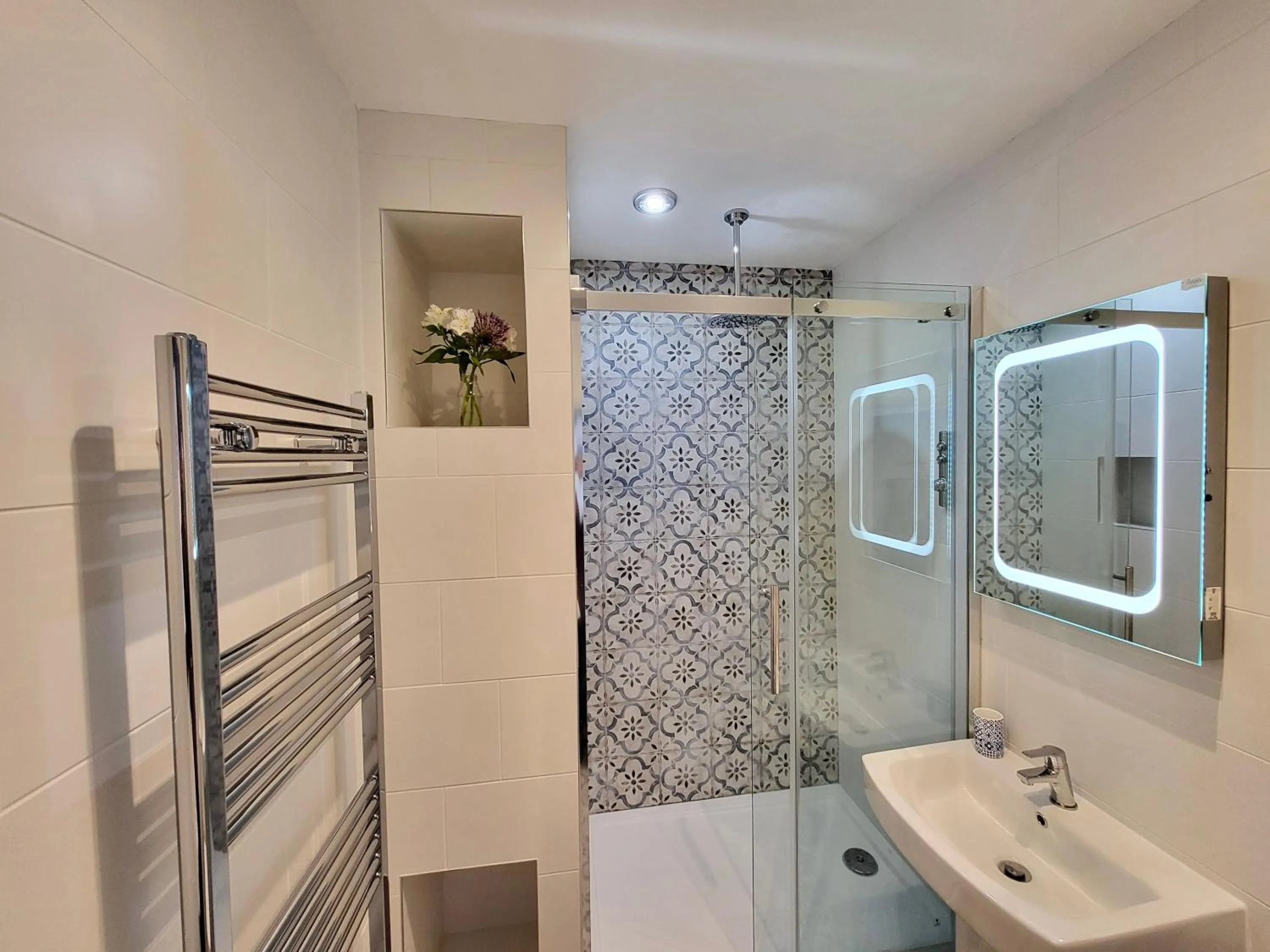 Shower in St George's Guest House