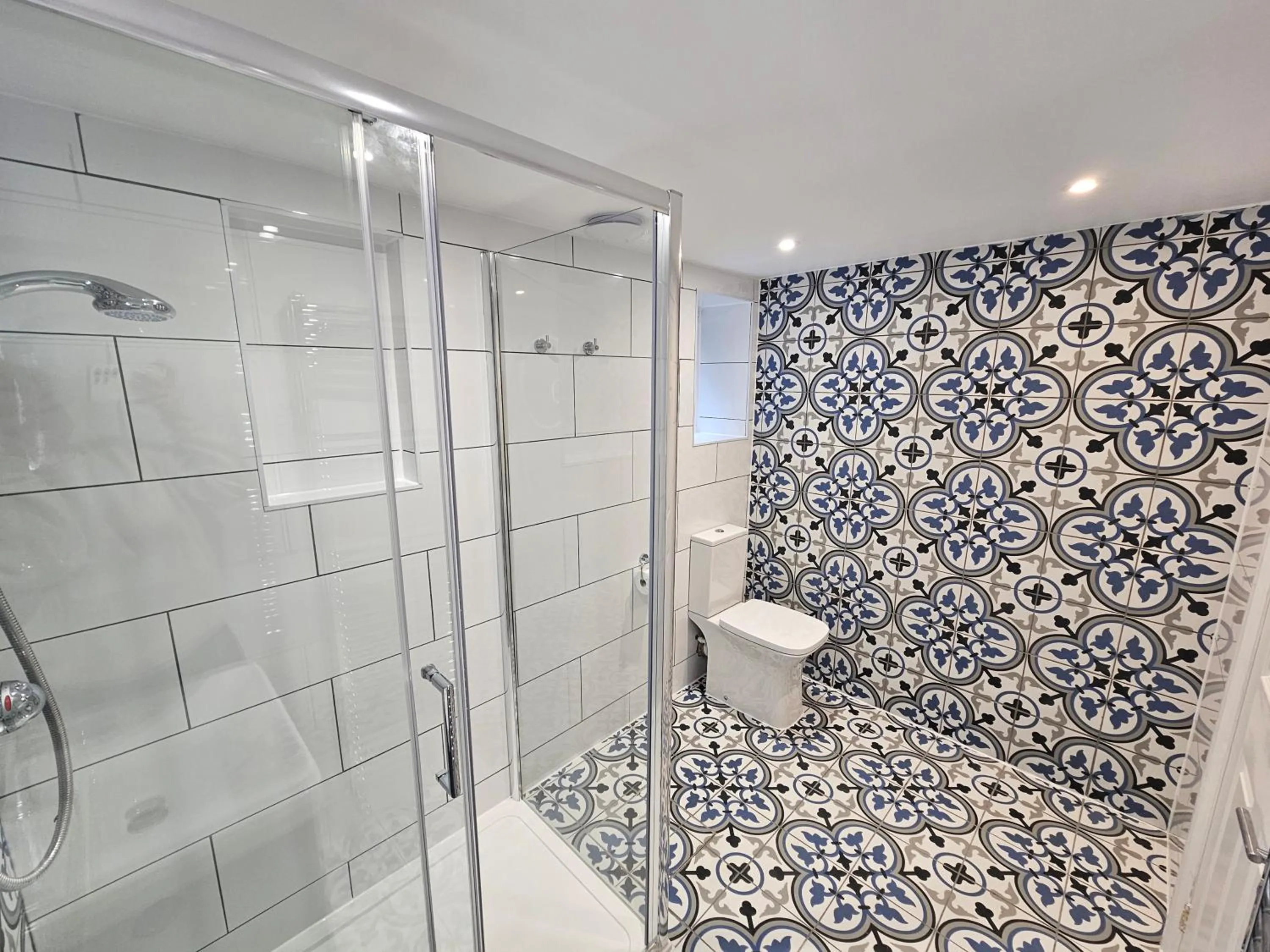 Shower in St George's Guest House