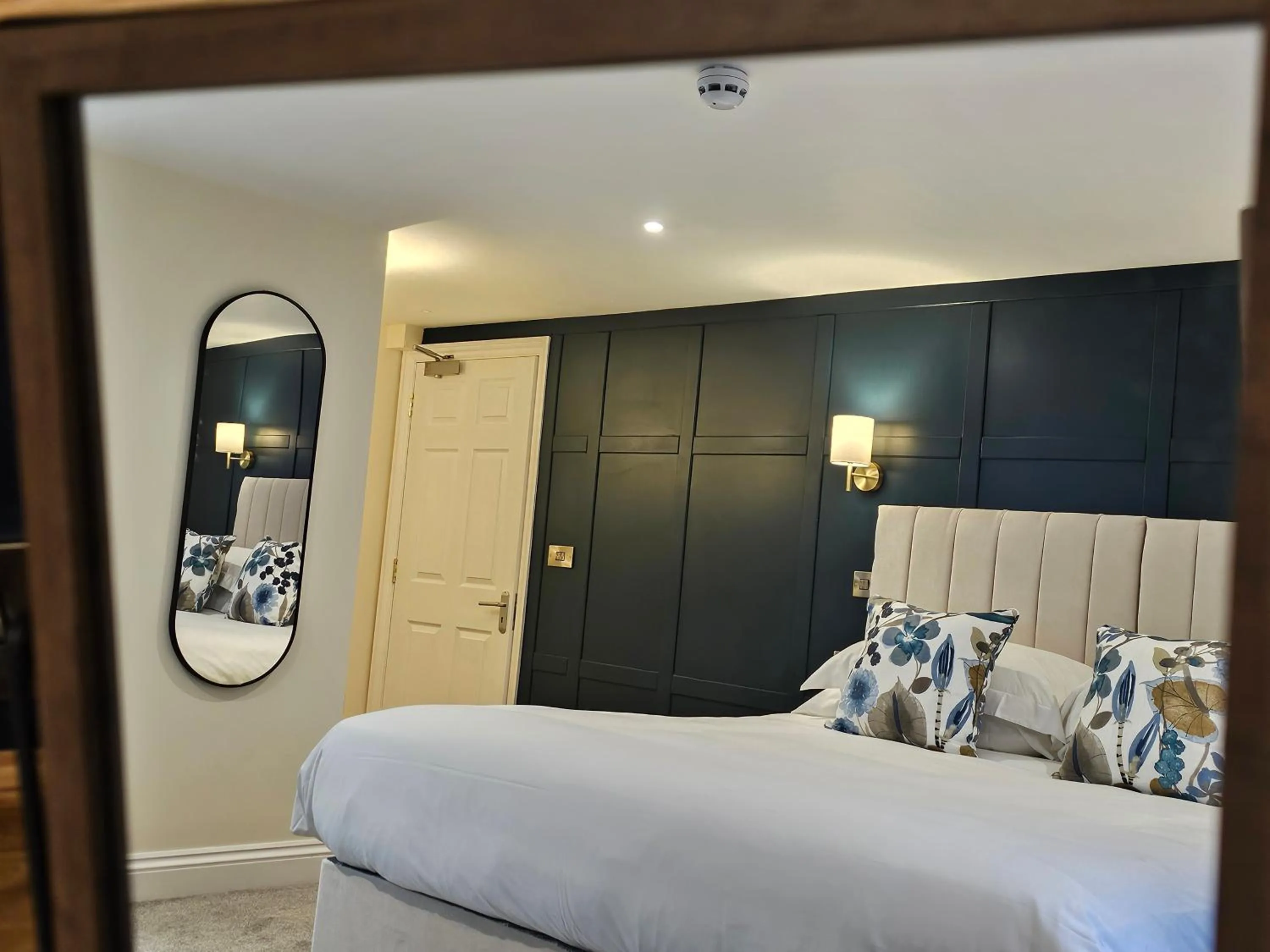 Photo of the whole room, Bed in St George's Guest House