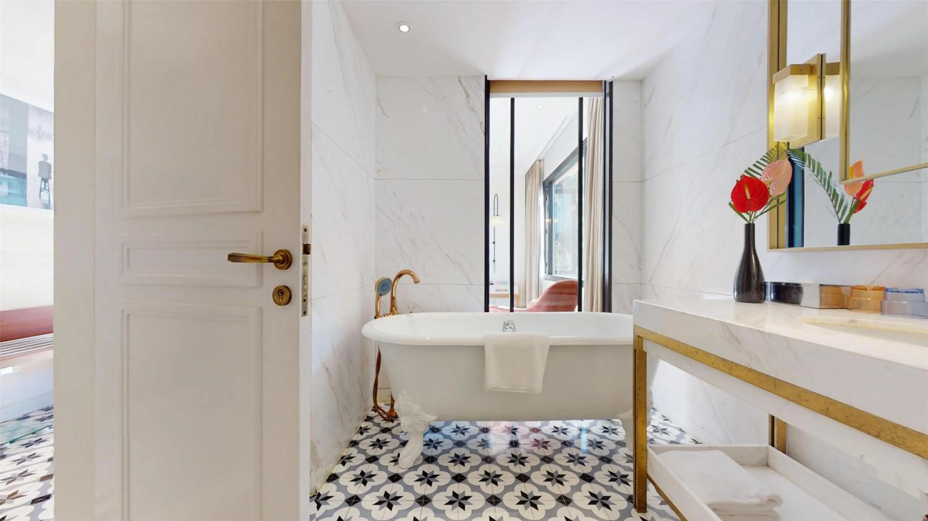 Bathroom, Bed in Radisson Hotel Shimla