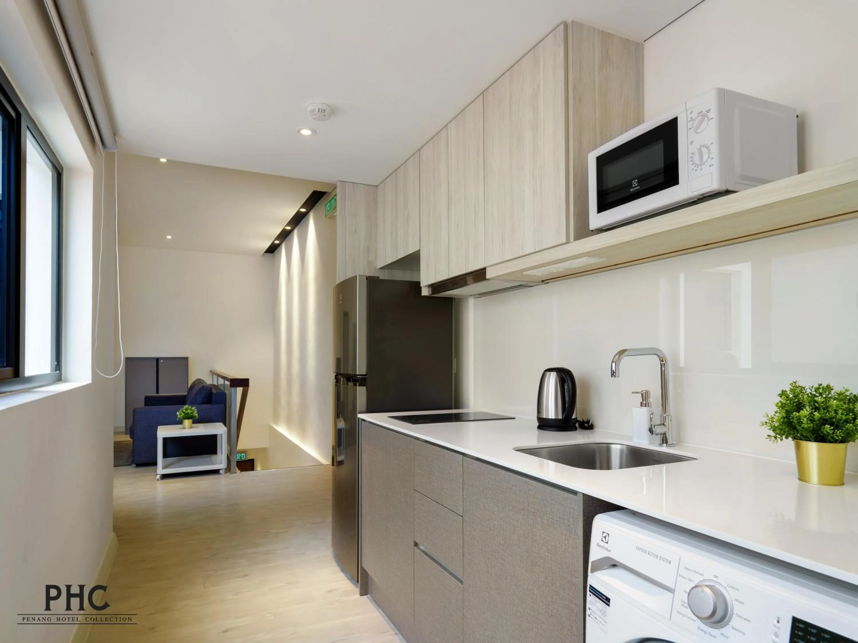 Kitchen or kitchenette in Macallum Central Hotel Managed by The Ascott Limited