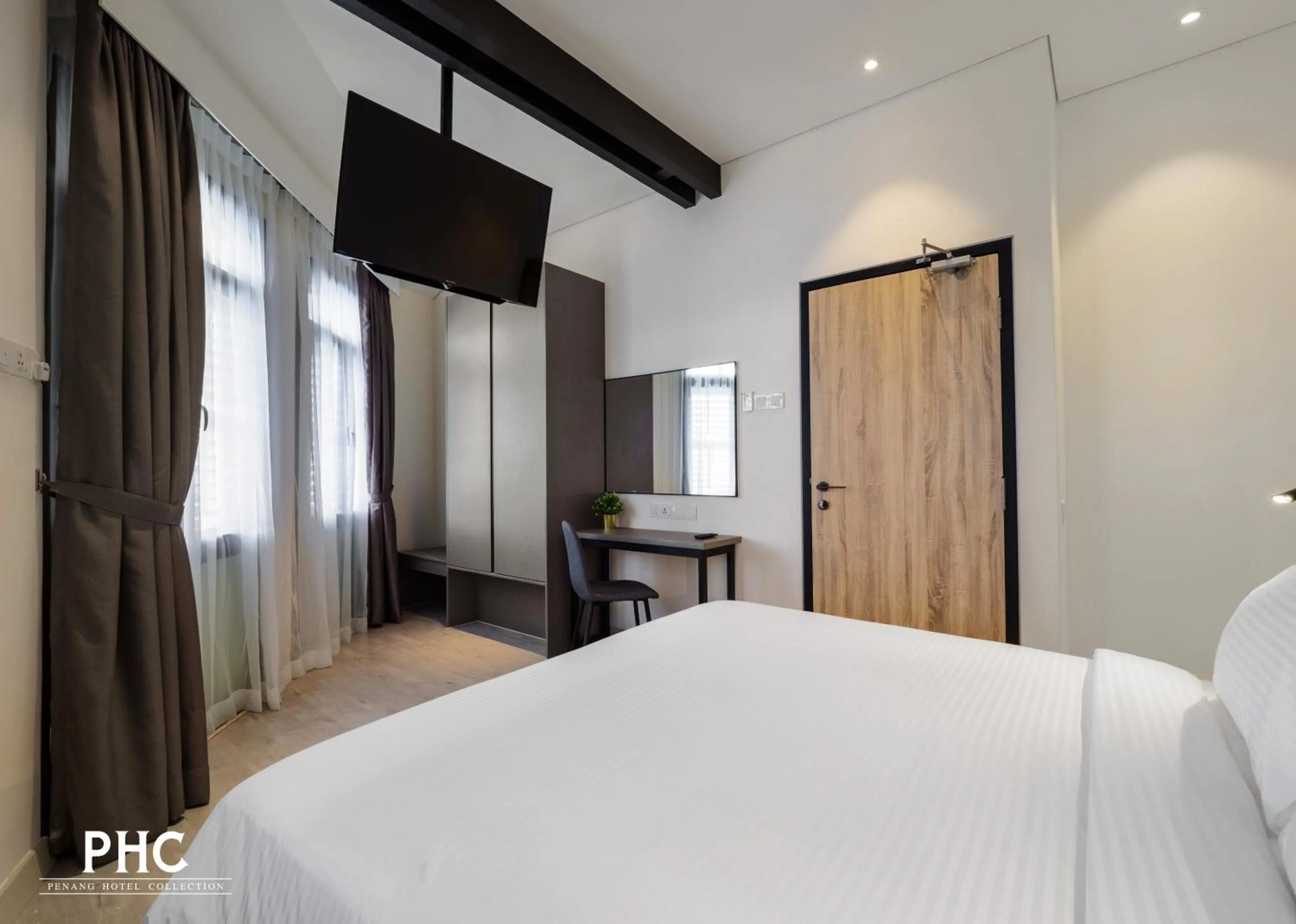 Bedroom, Bed in Macallum Central Hotel Managed by The Ascott Limited